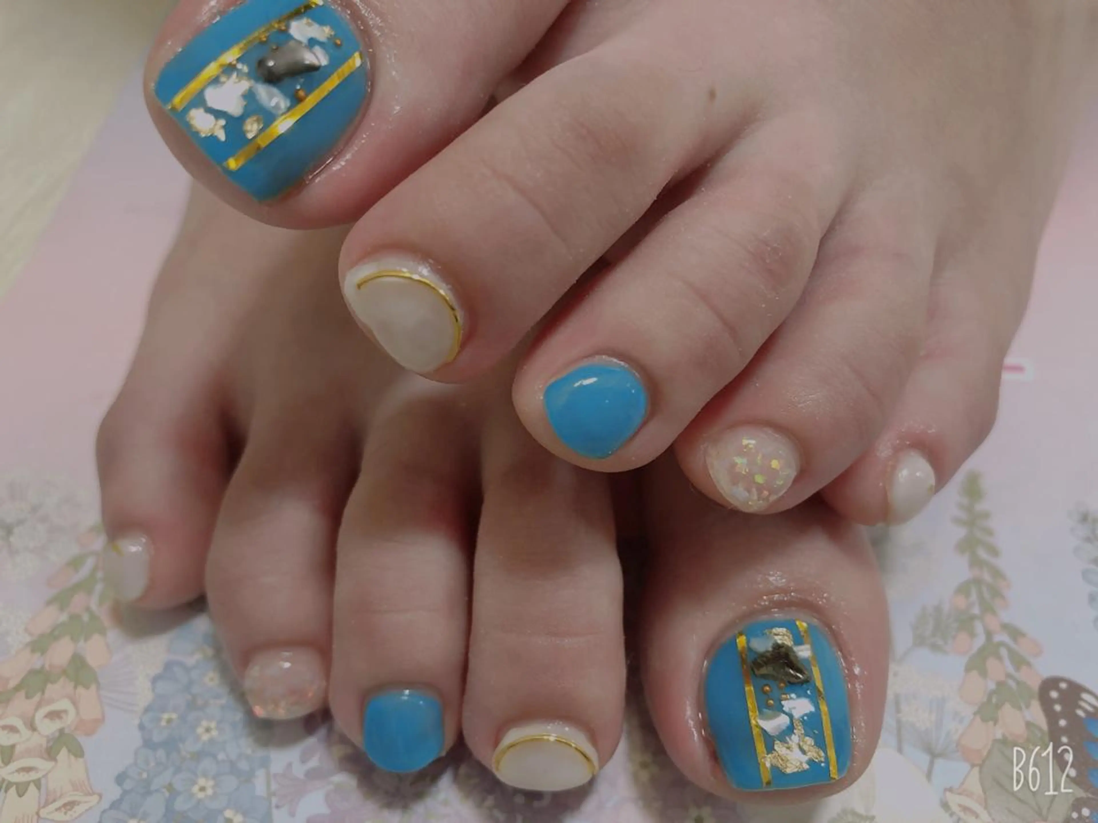 ネイル フットネイル ネイルサロンエクラ 🫧Shizukaのネイルデザイン