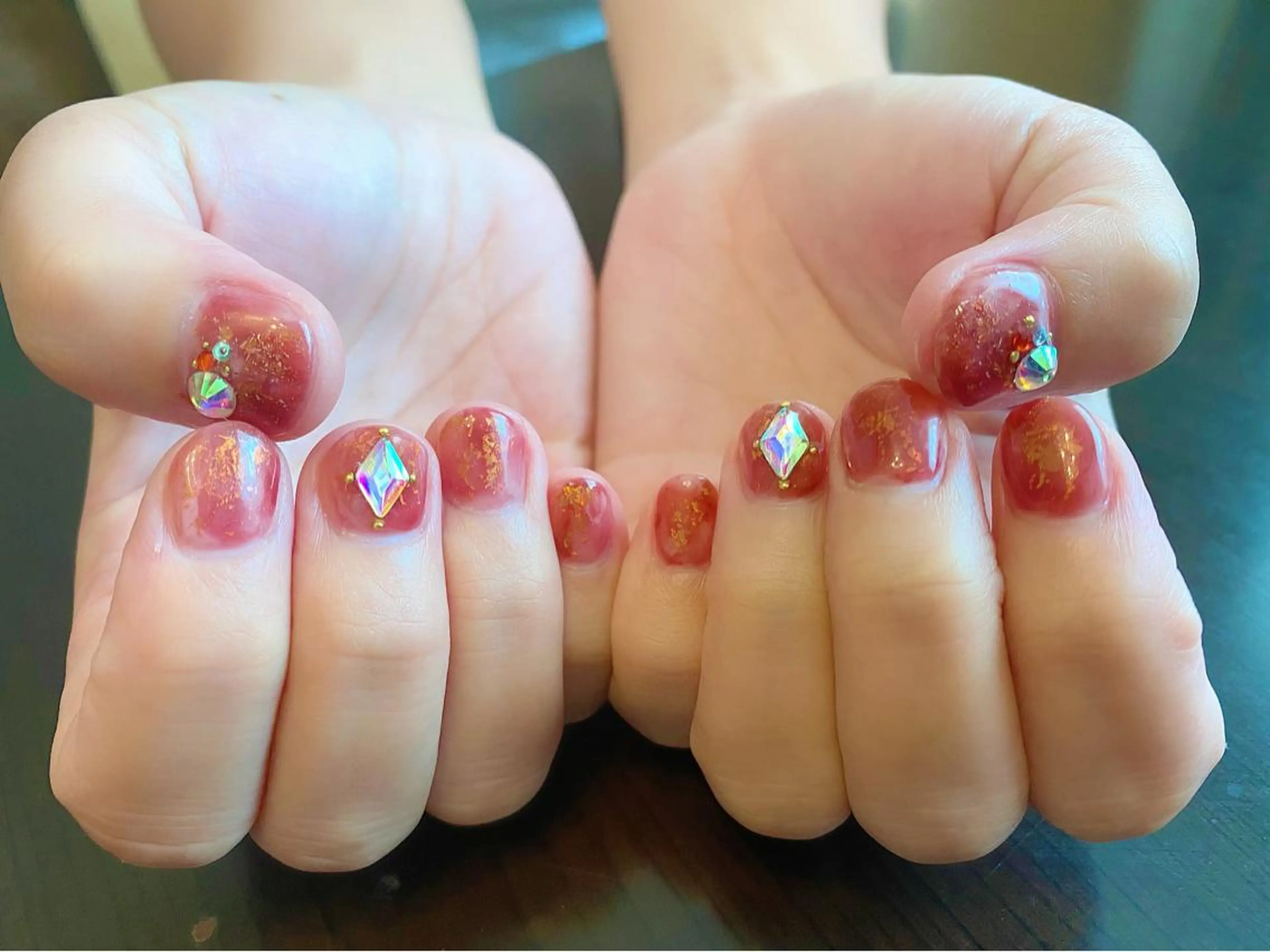 ネイル ボルドー クリアネイル 武藤 千裕のエステ・リラクイメージ