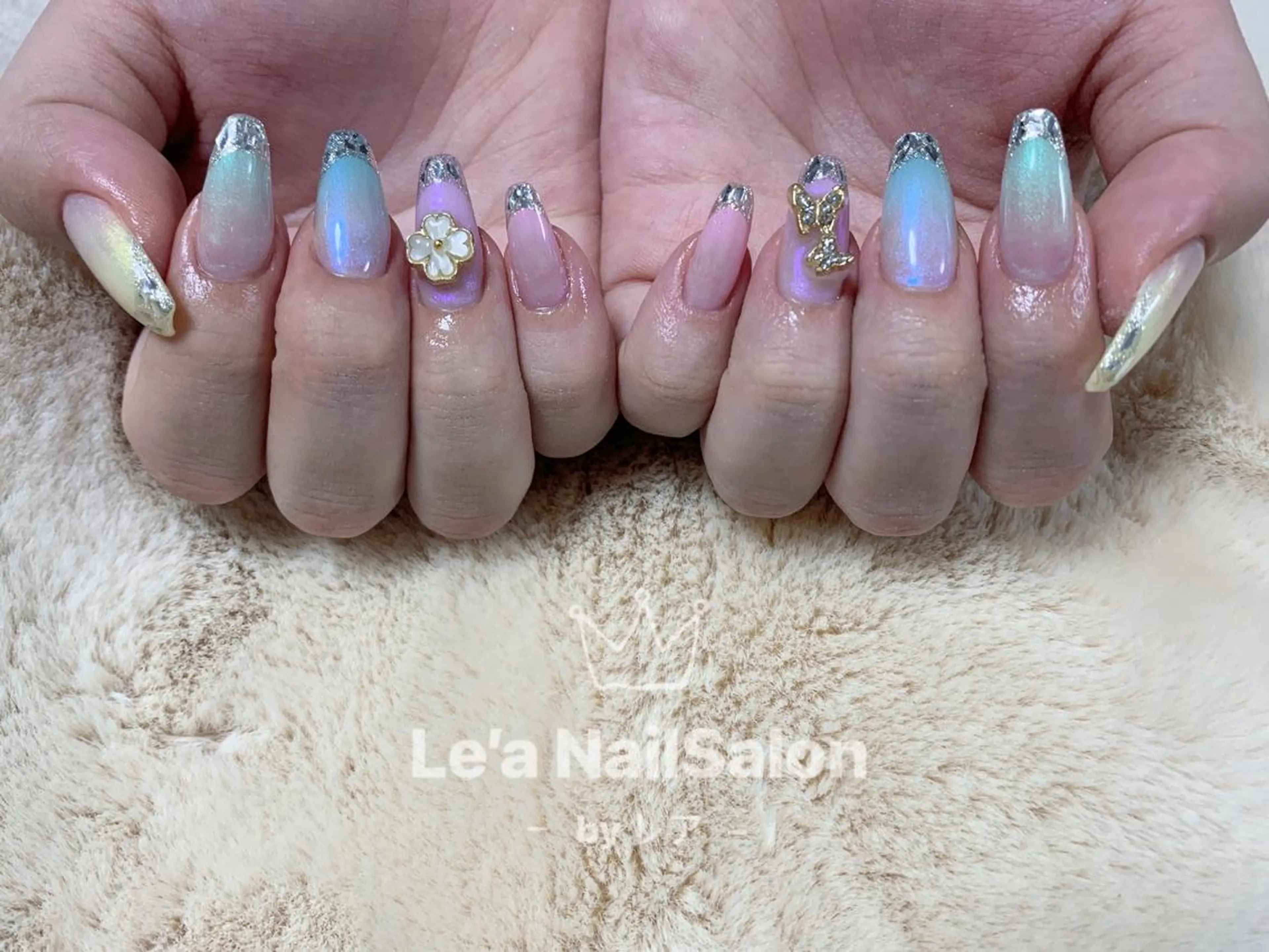 セミロング カラー ネイル Lea NAILsalon所属・Le’a NailSalonのネイルデザイン