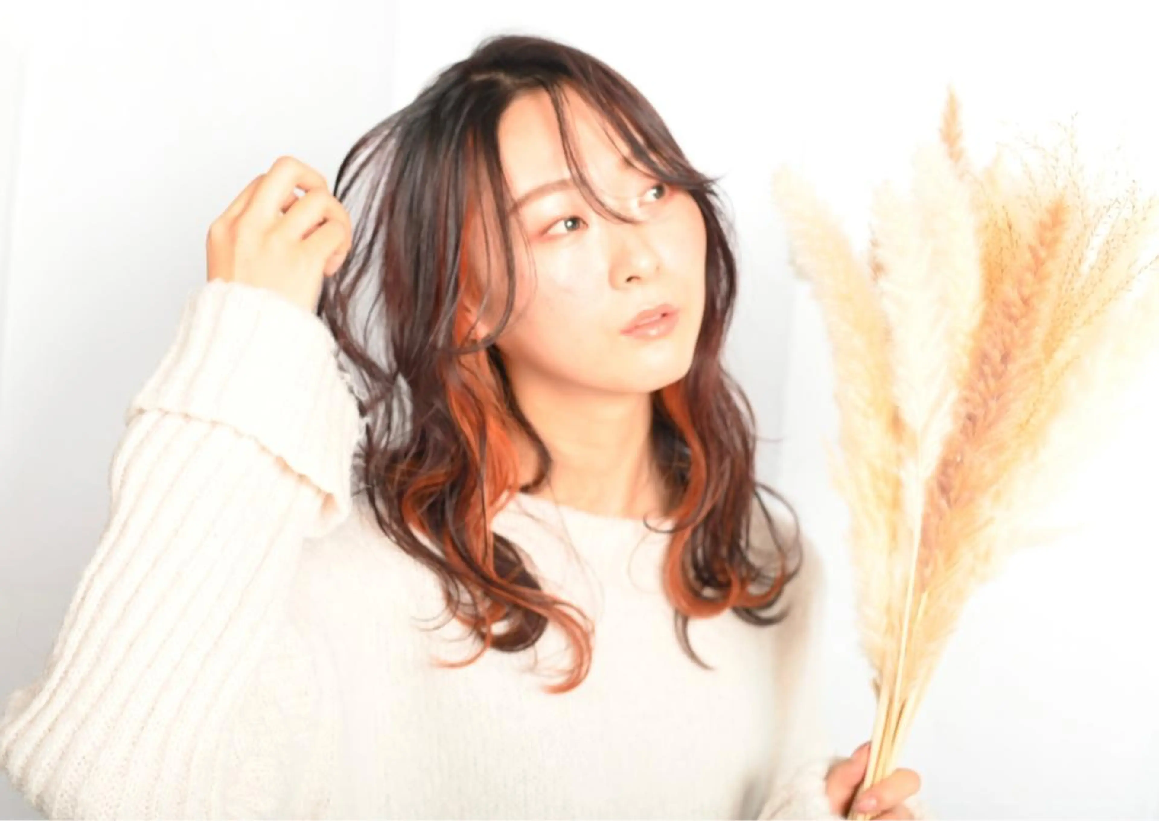 セミロング カラー オレンジ ヘアカラー Aya/四条烏丸/ インナーカラーのヘアスタイル