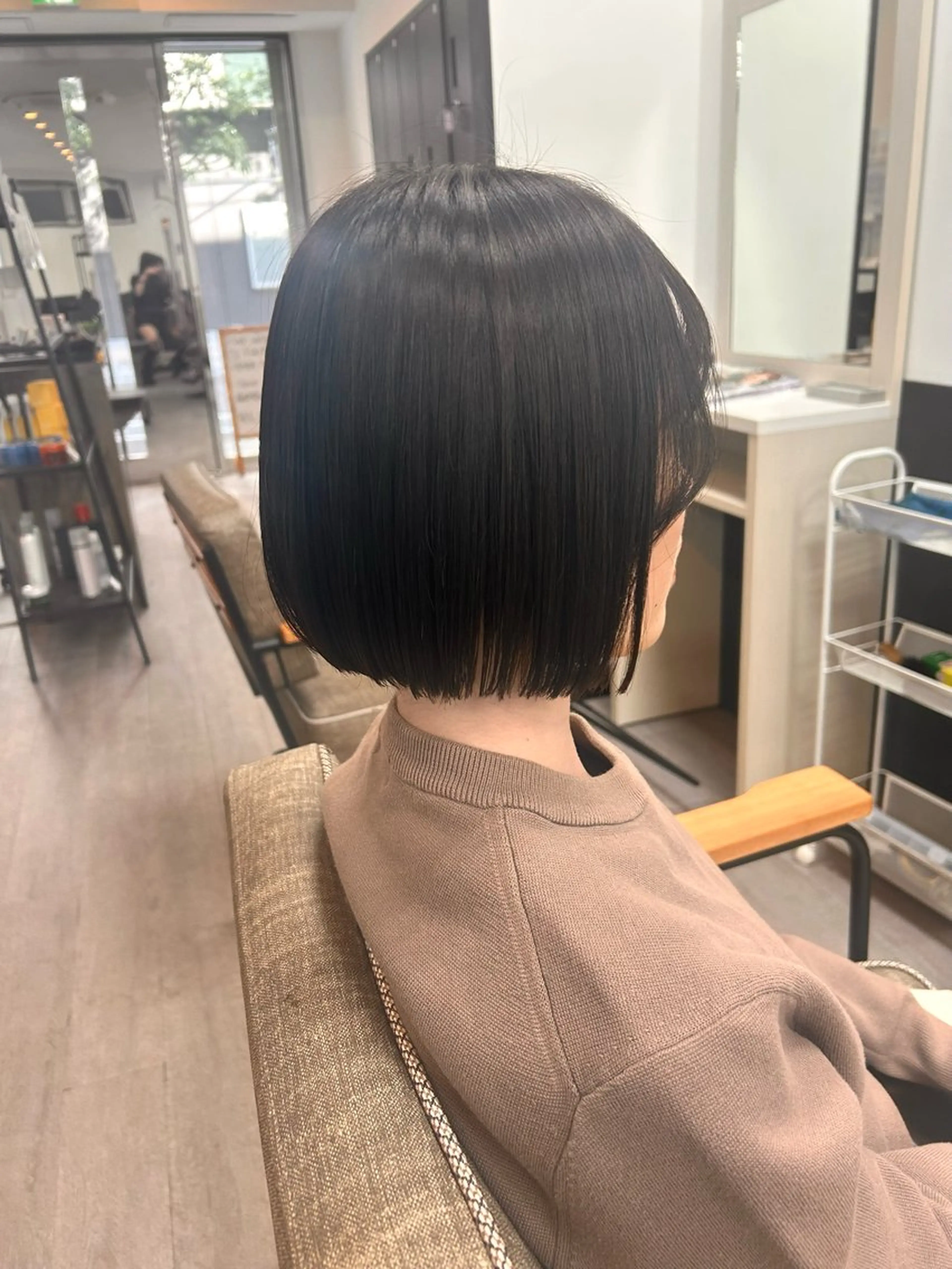 ショート カット 艶髪カラー┊︎ レイヤーボブ🍀きりのヘアスタイル
