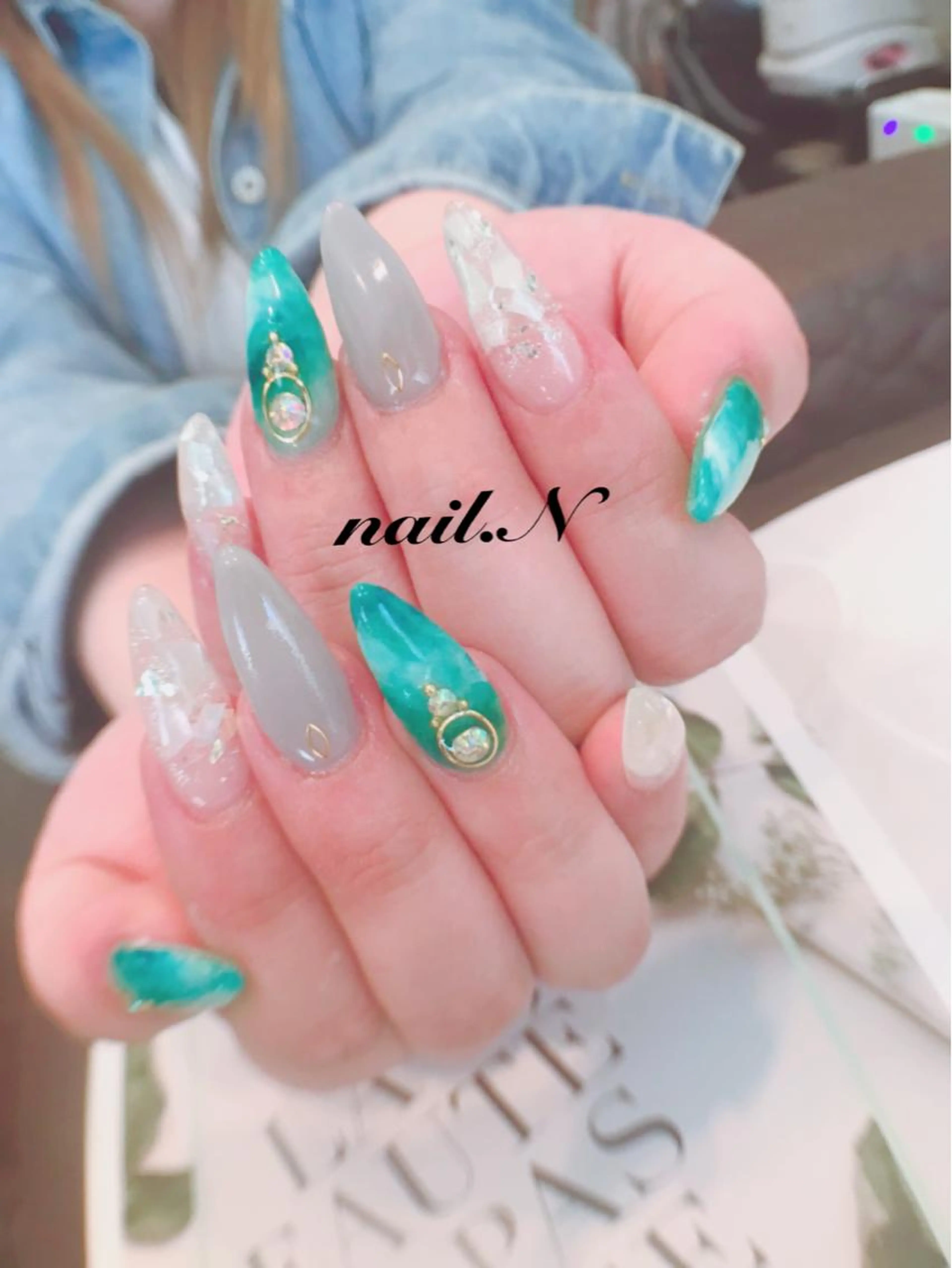 スカルプ2色以上デザイン、ケア込の写真