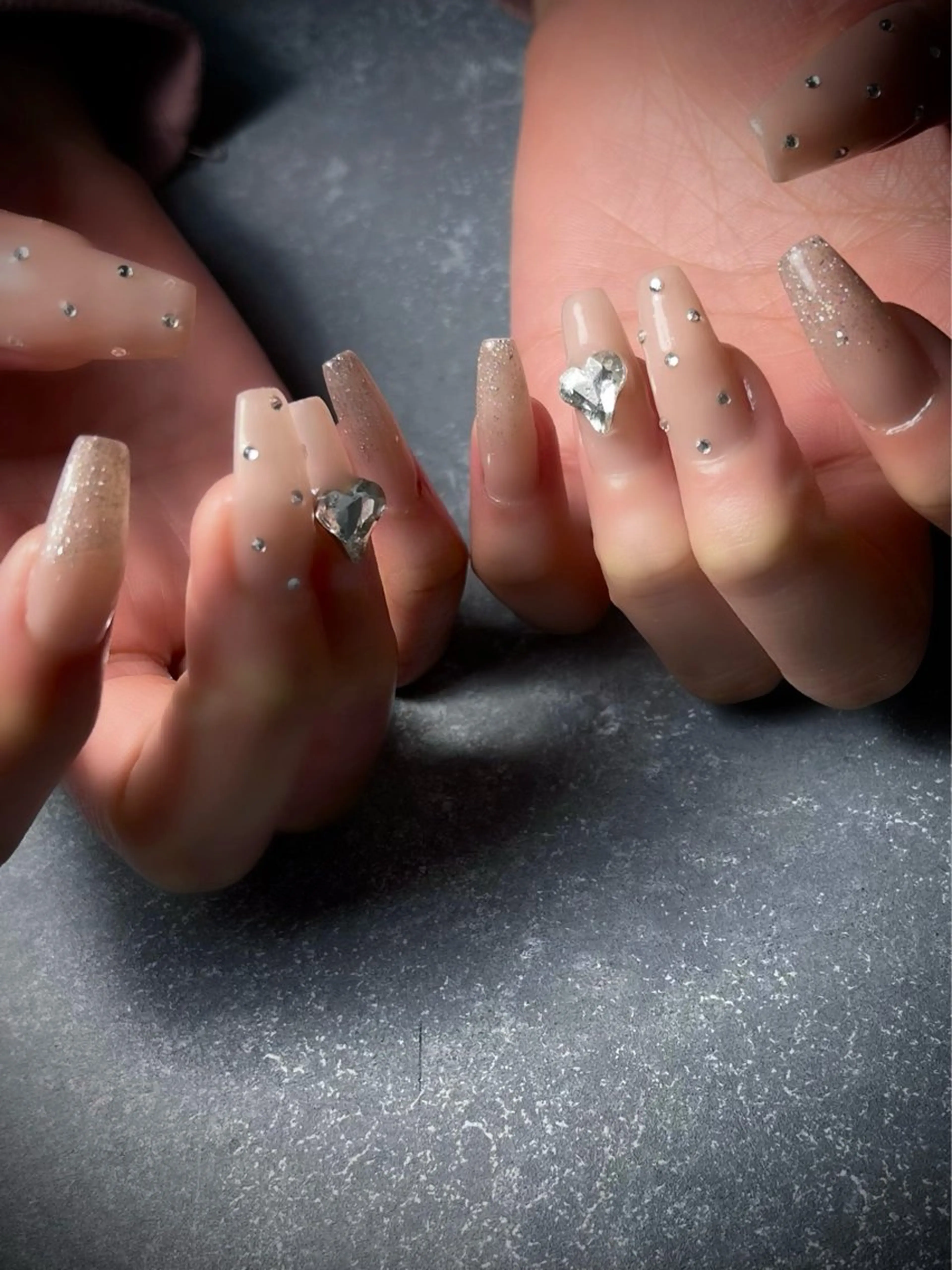 ネイル キラキラネイル マグネットネイル ワンカラーネイル スカルプネイル ワンホンネイル nine.🦋 YUKOのネイルデザイン