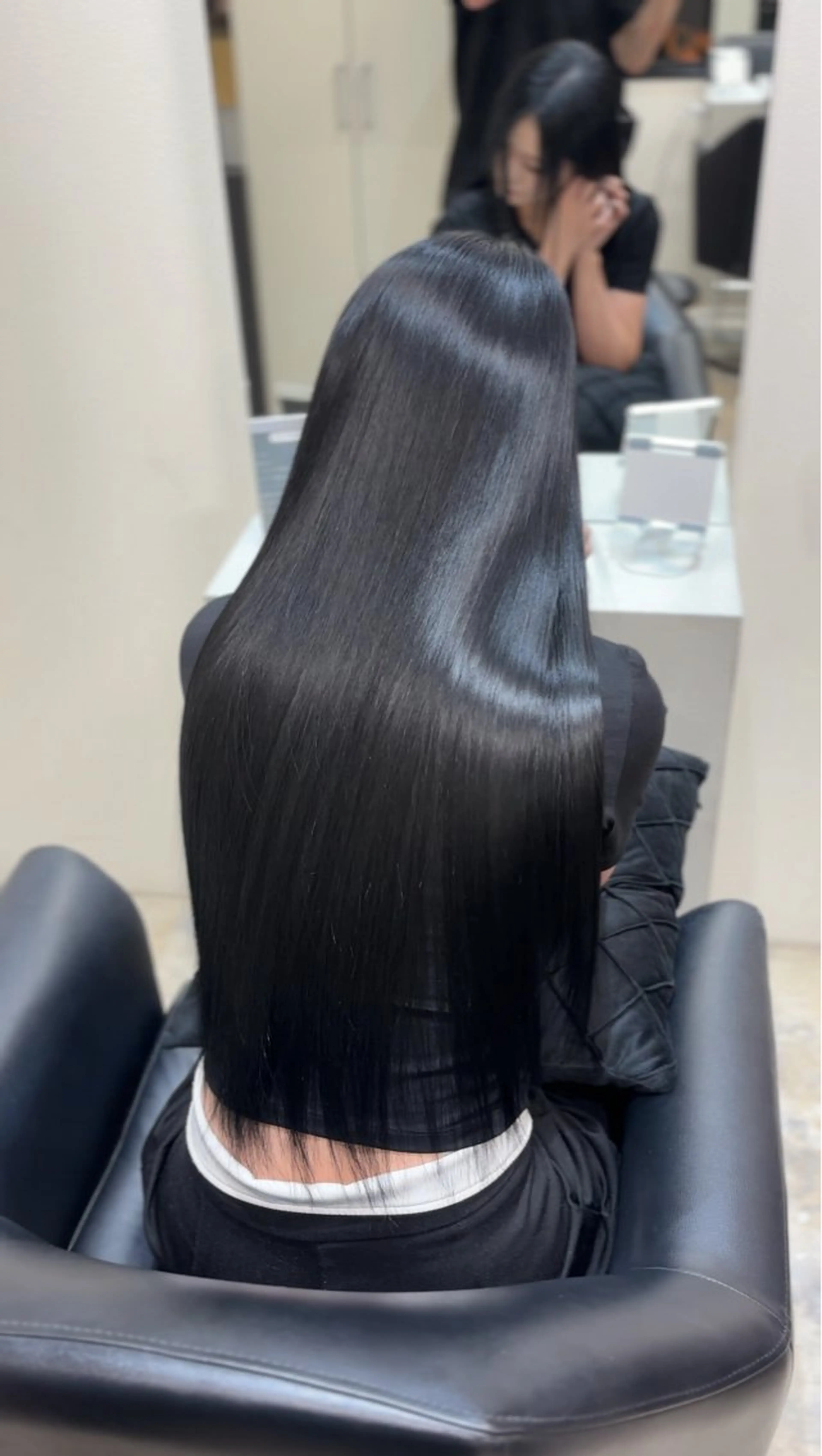 ロング 縮毛矯正 髪質改善/ 艶カラー【心斎橋】のヘアスタイル