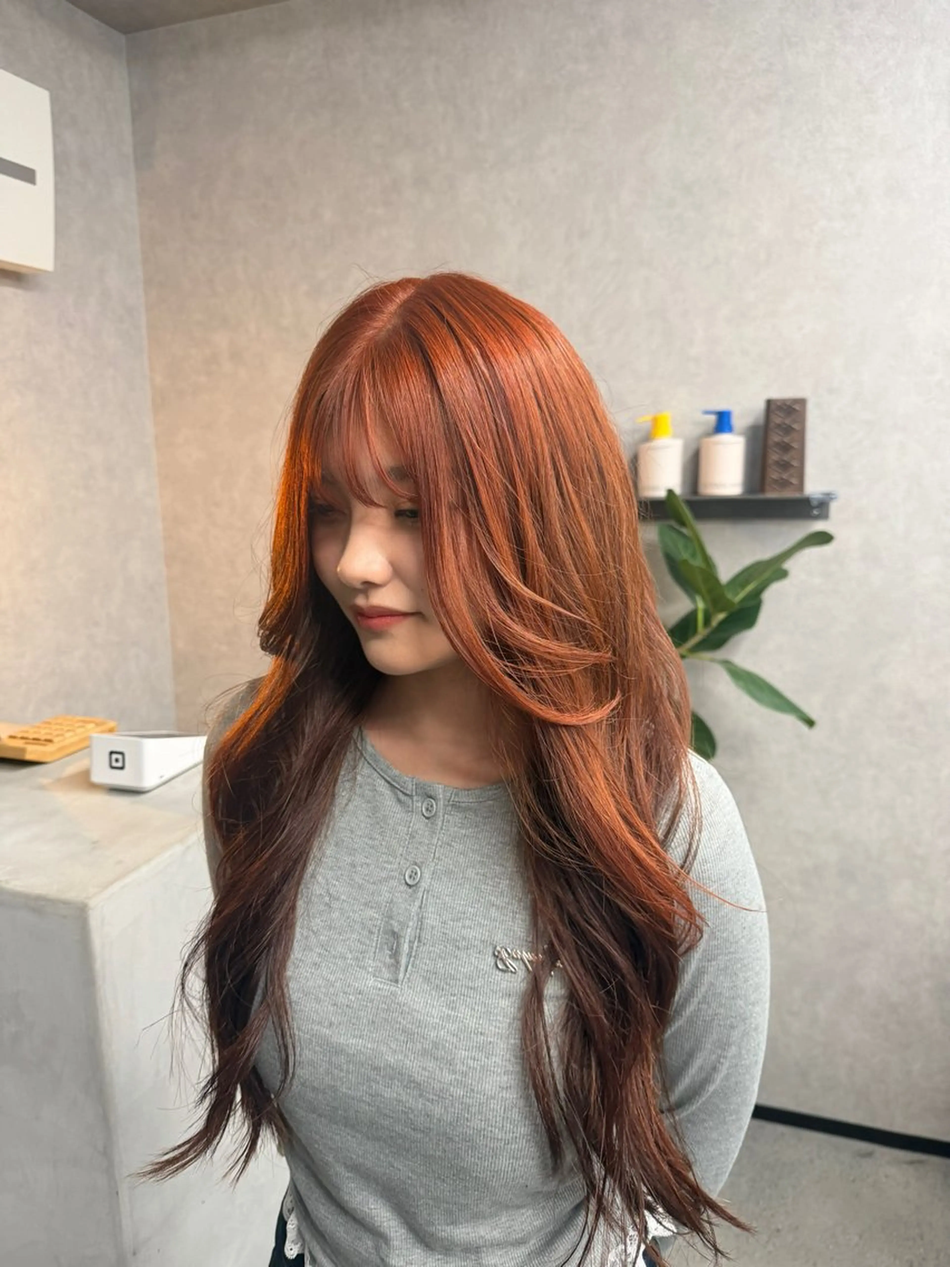 ロング カラー ブリーチ ブリーチなしカラー オレンジ ヘアカラー niko_saga_hairmake所属・アヤカ （AYAKA）のヘアスタイル