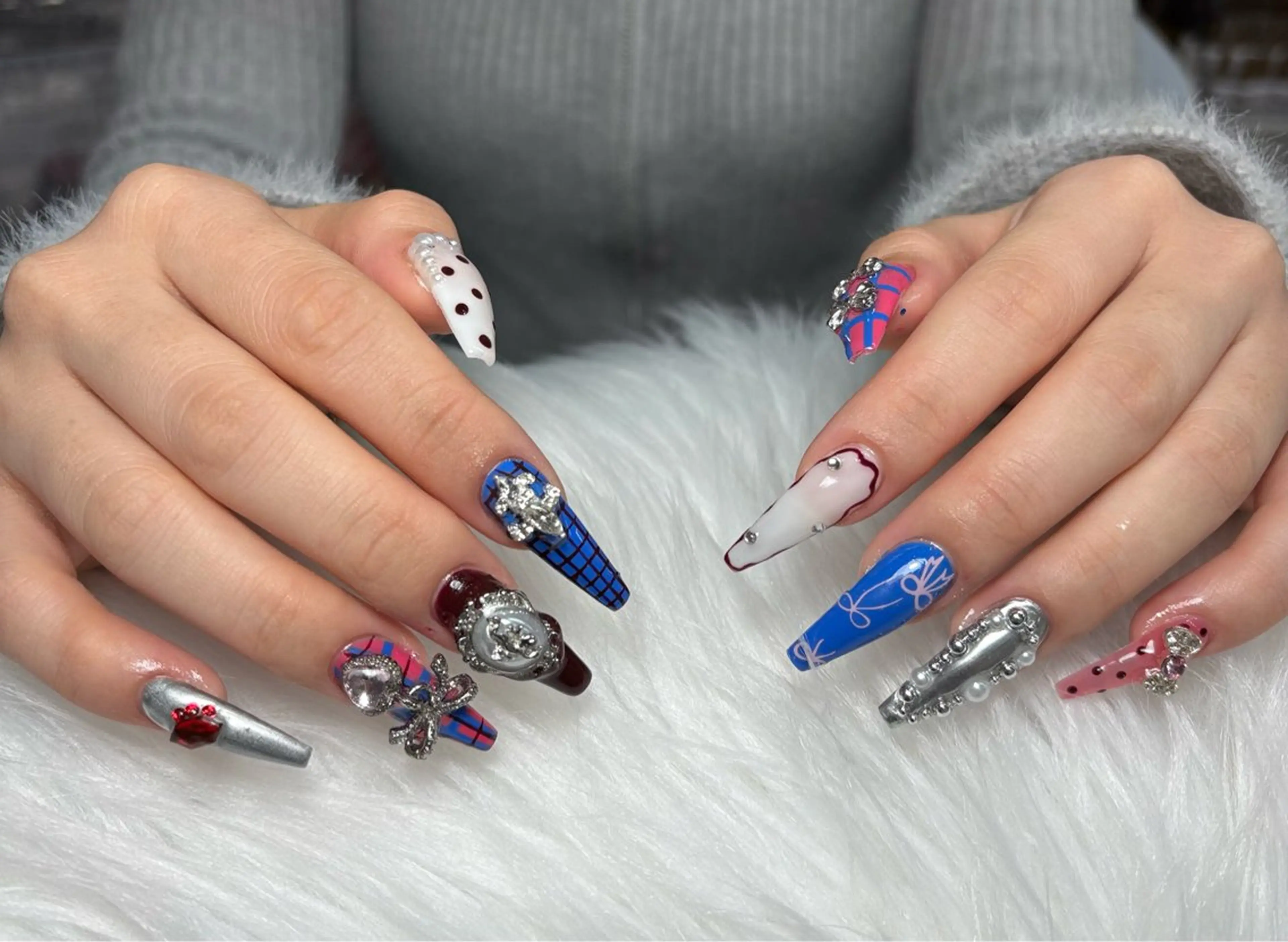 ネイル アートネイル 長さ出し ジェルネイル マグネットネイル ニュアンスネイル なな_ CloudyChanのネイルデザイン