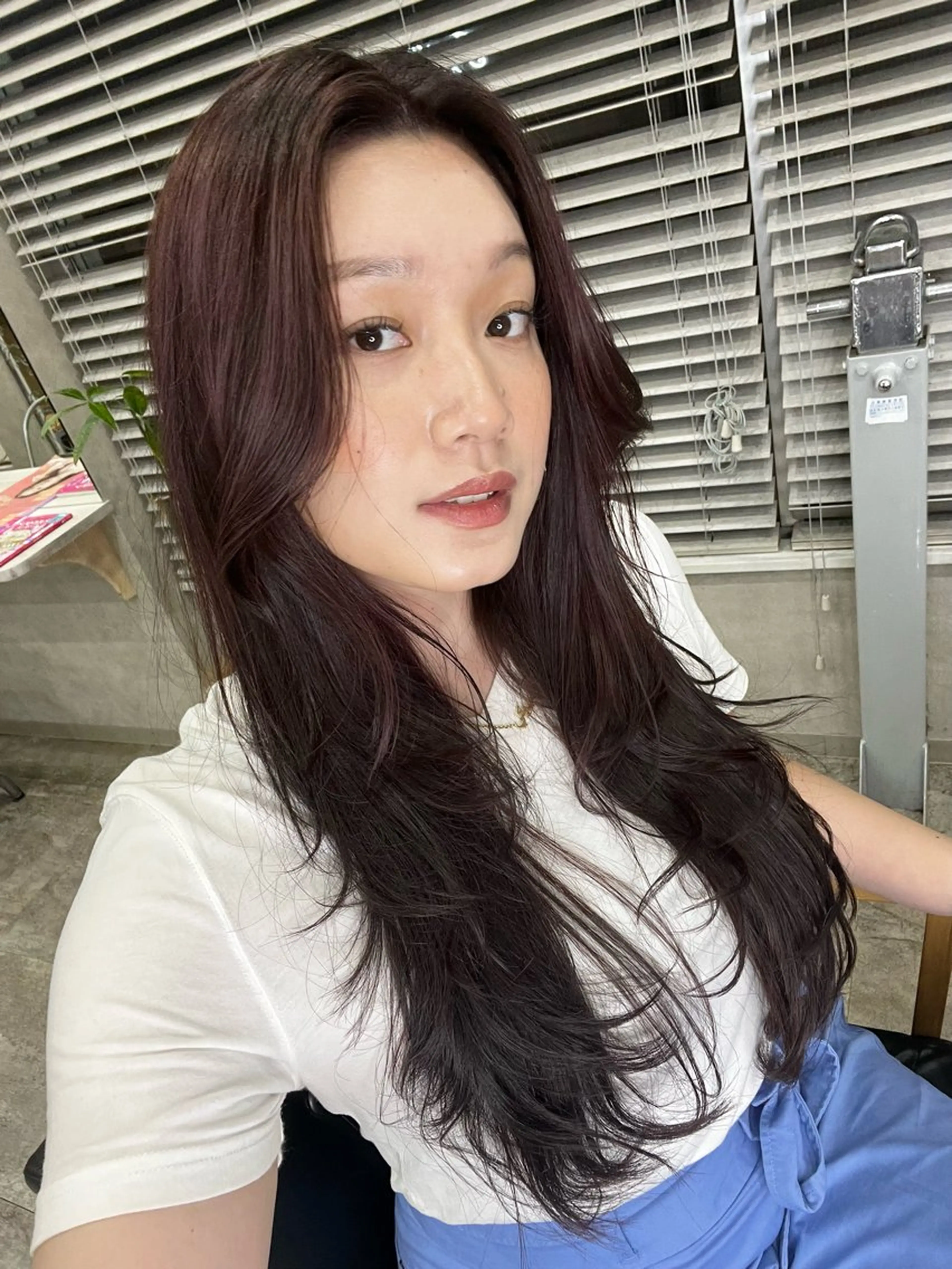 ロング レイヤーカット ✨レイヤー/柔らかベ ージュ青山✨のヘアスタイル