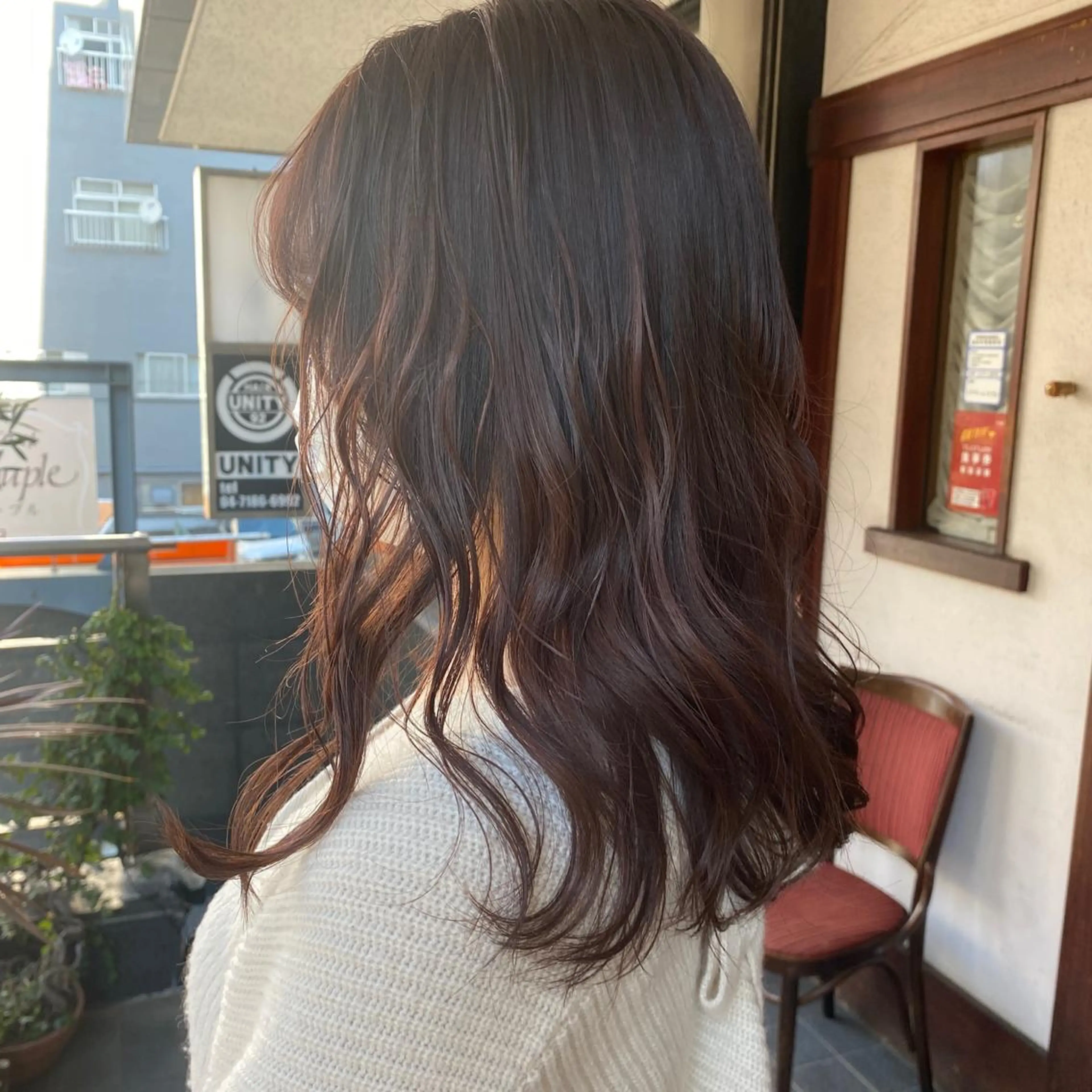 セミロング カラー ブラウンカラー ハイライトカラー ピンクカラー ピンクブラウン ハイライト 舟橋 りんかのヘアスタイル