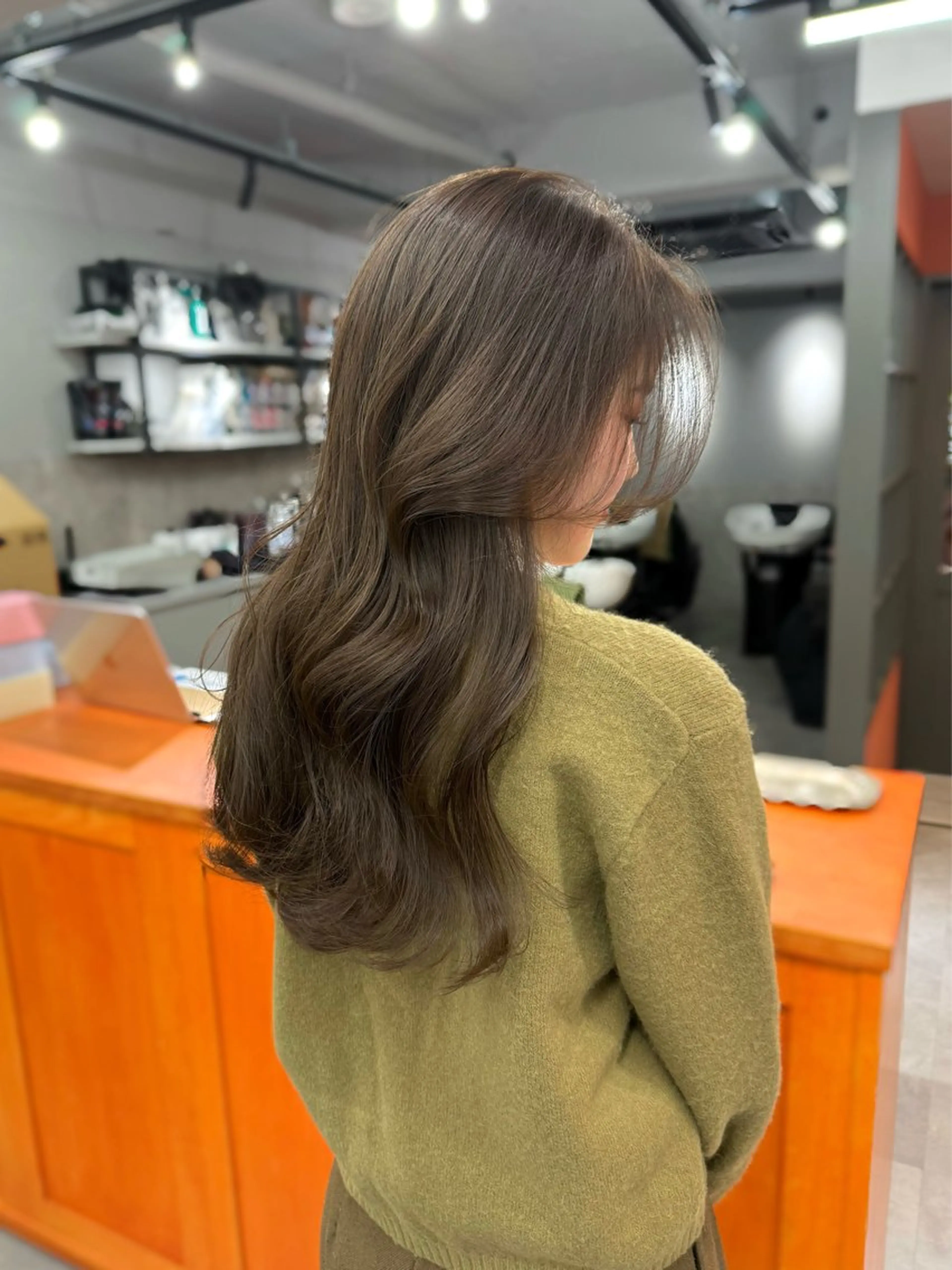 ロング カラー ヘアカラー ミルクティーベージュ ❤︎レイヤー　MIAのヘアスタイル