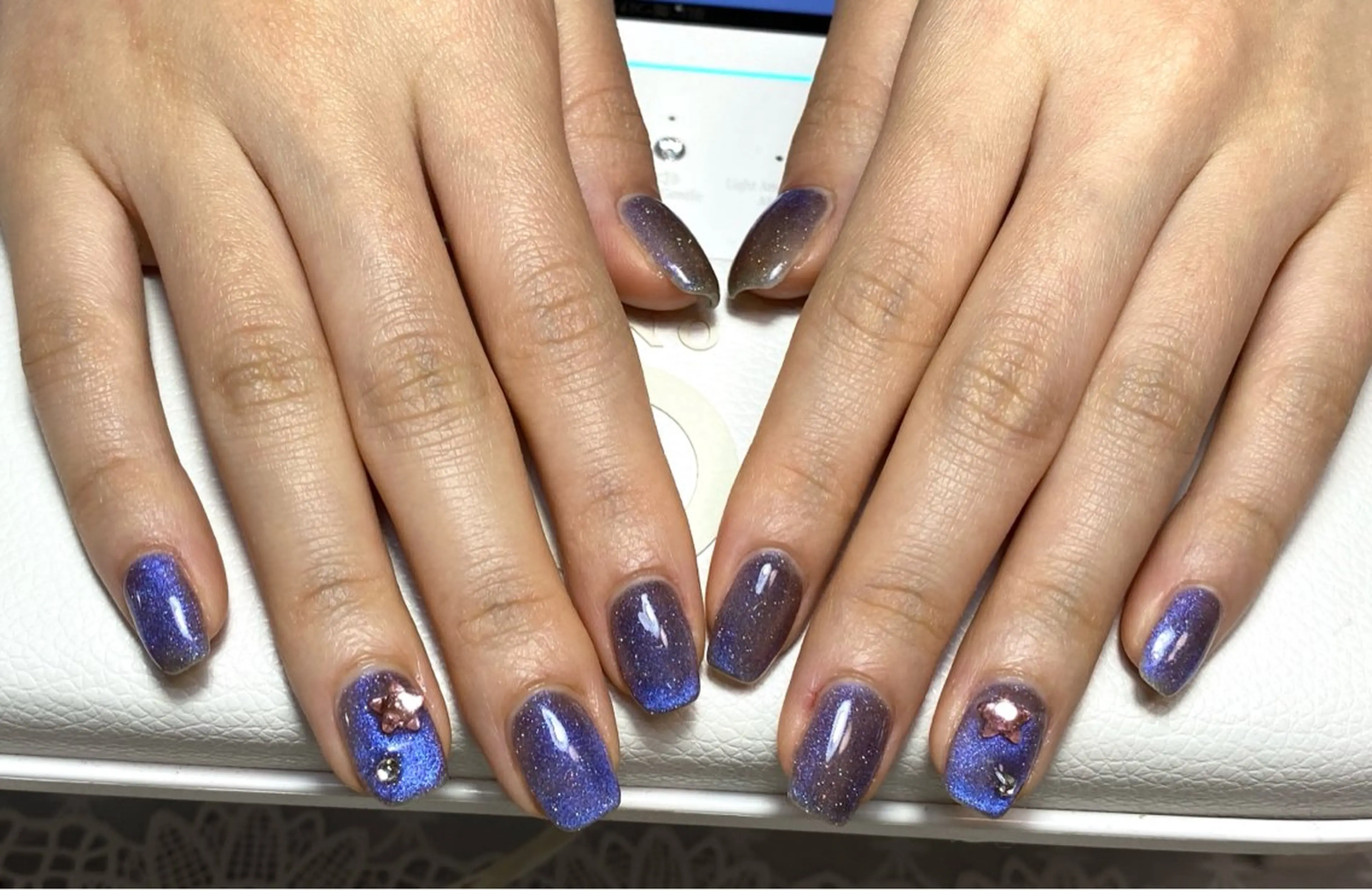 ネイル ハンドネイル エリアネイルサロン所属・つ きのネイルデザイン