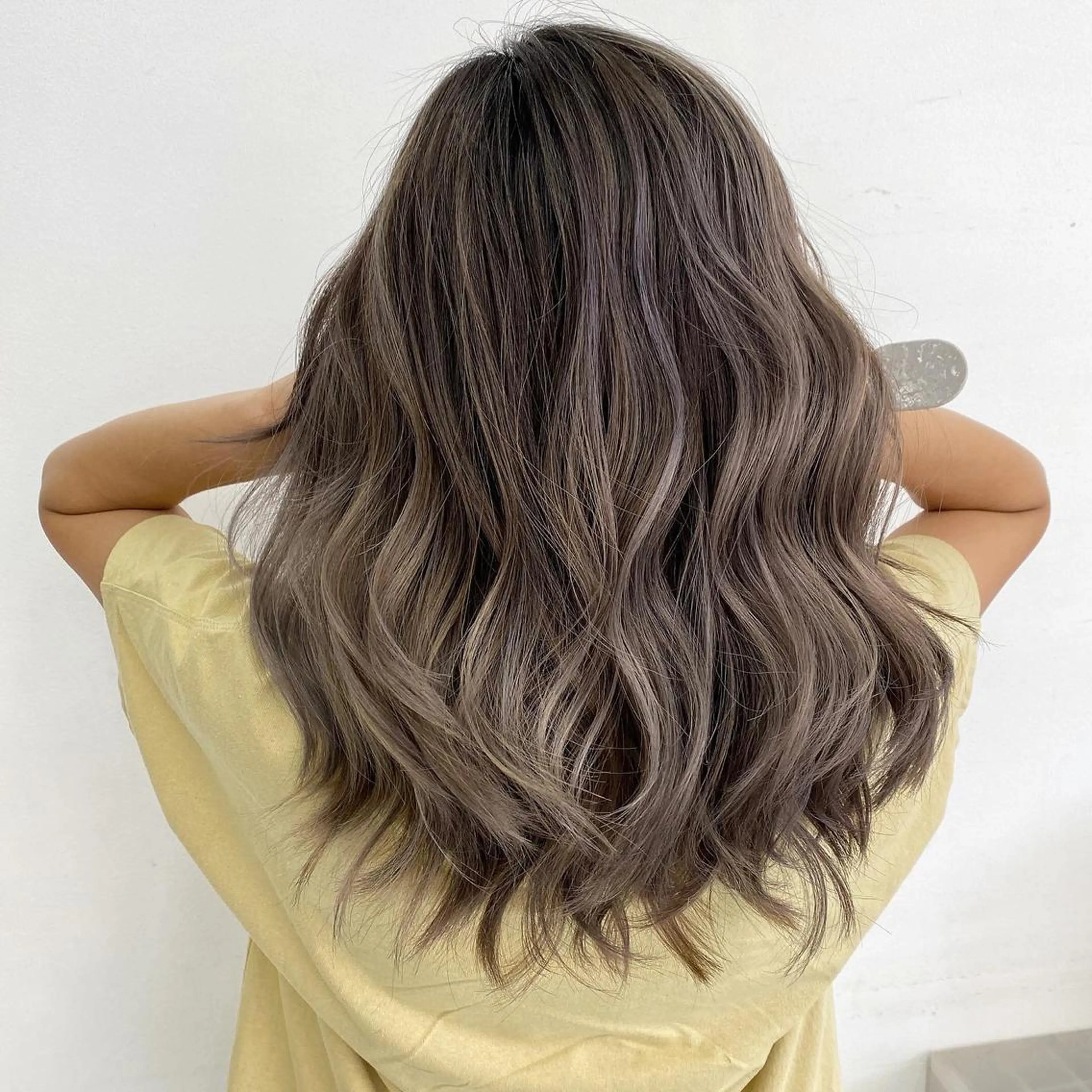 セミロング カラー 山本　尚輝 🐶ハイライト🐶のヘアスタイル