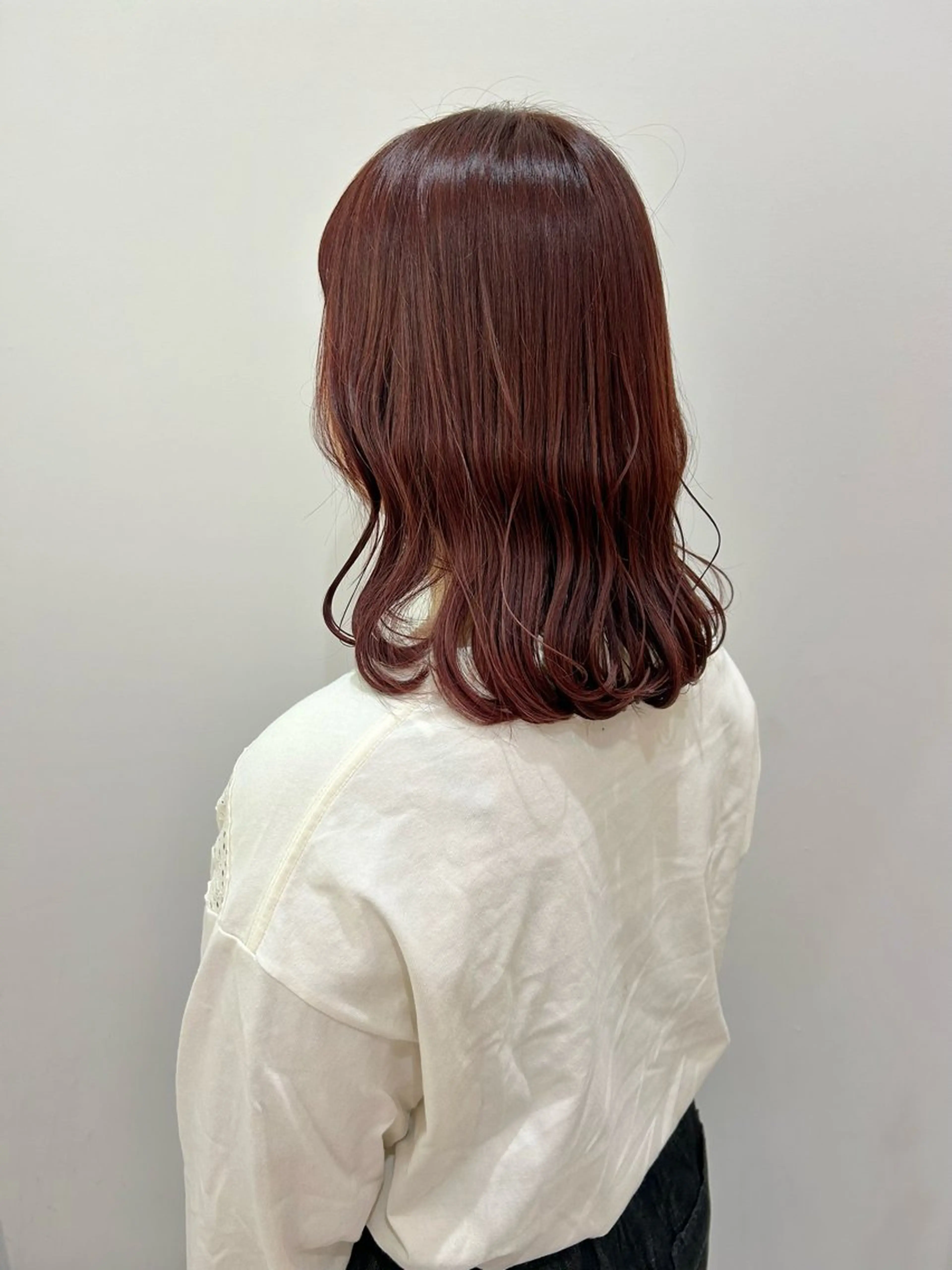 ミディアム カラー ブリーチ レッドカラー カット ヘアカラー トリートメント レイヤー/お顔まわり 暖色カラー🍑Amiのヘアスタイル