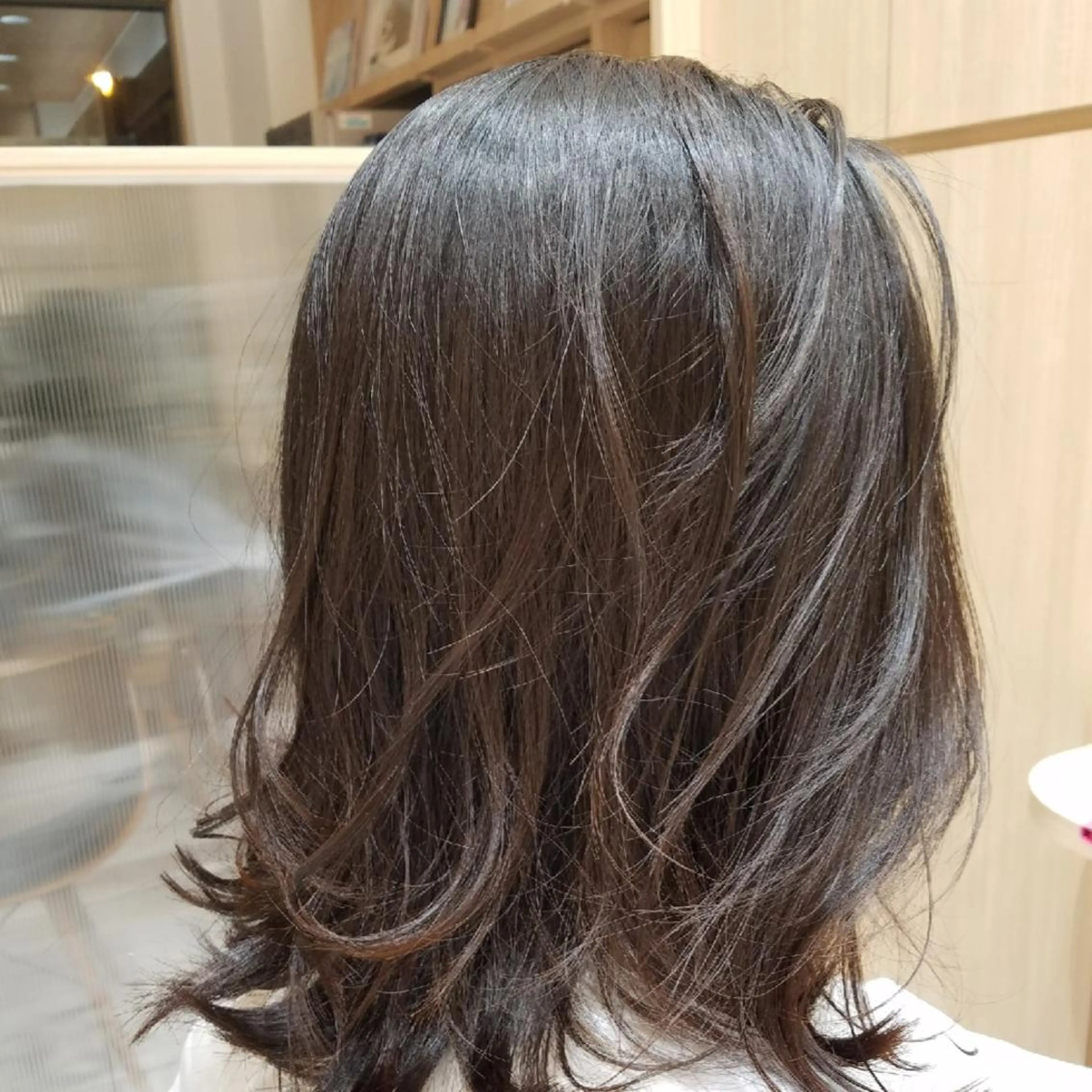 ミディアム パーマ BLUE MOON 辻岡健太のヘアスタイル