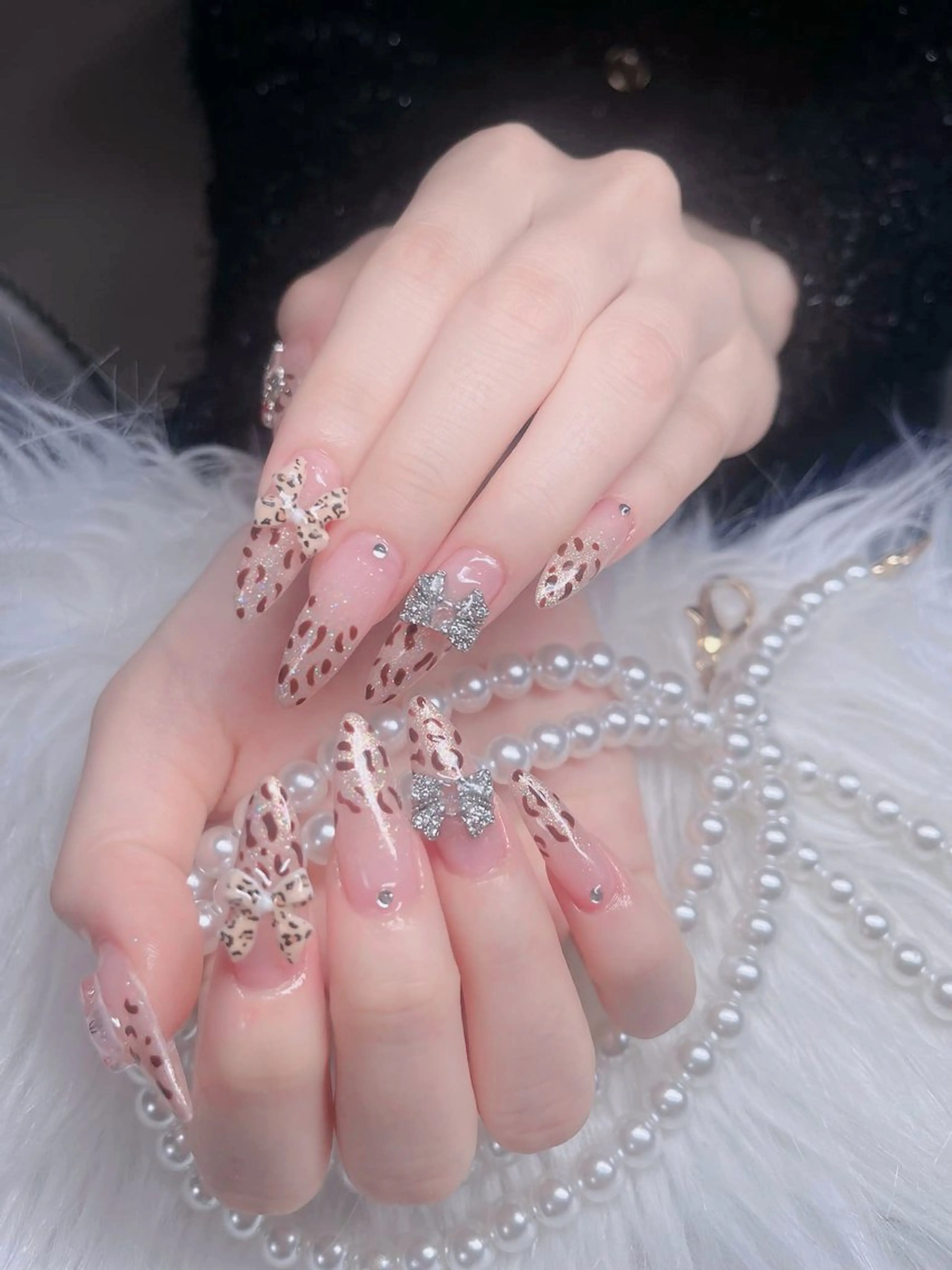 ネイル オーロラネイル フレンチネイル ジェルネイル ハロウィン キラキラネイル H.baby Nail Salonのネイルデザイン