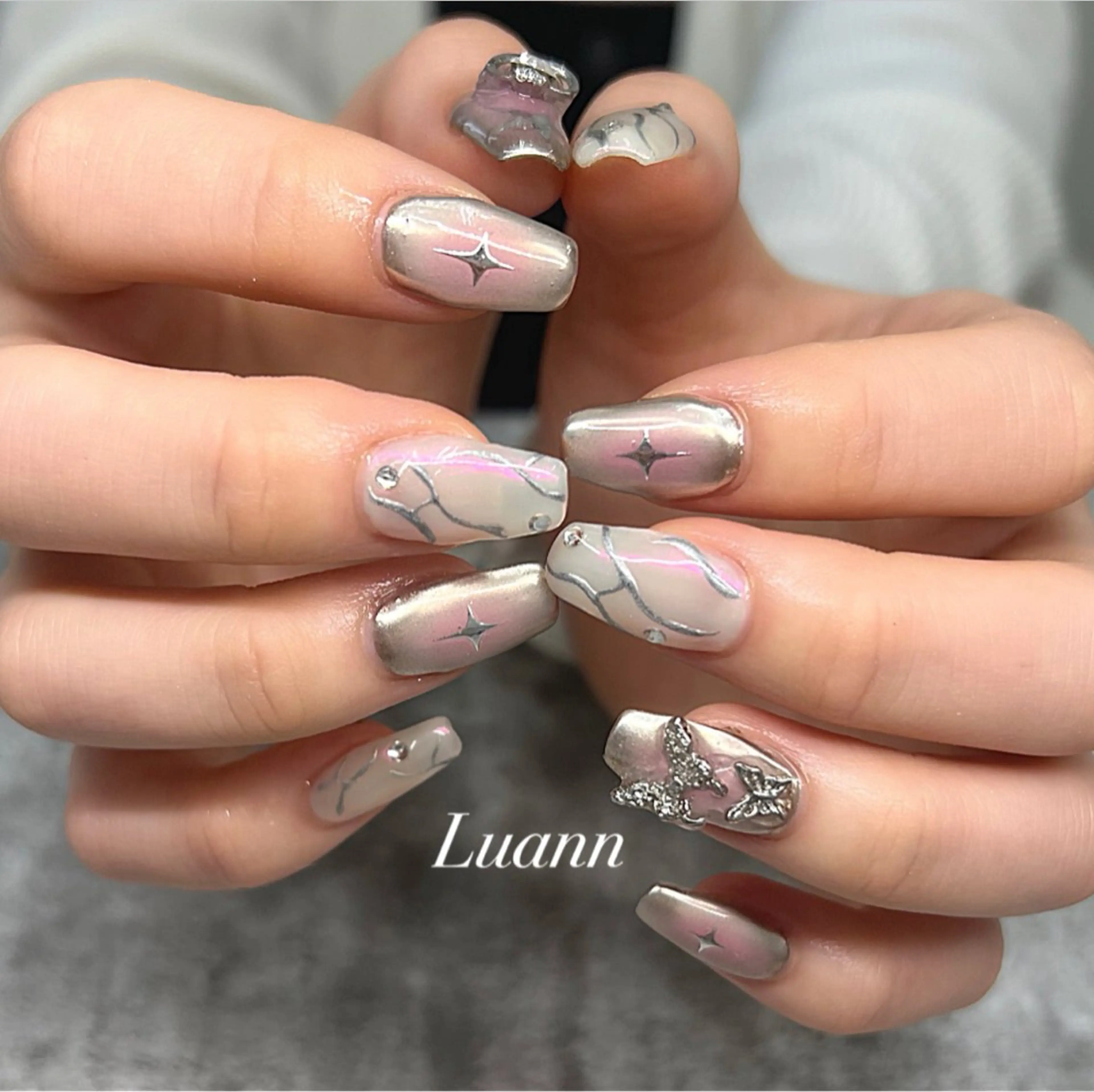 ネイル チークネイル 韓国ネイル 持ち込み ピンク シルバー ハンドネイル Luann nail所属・Luann nail Sakiのネイルデザイン