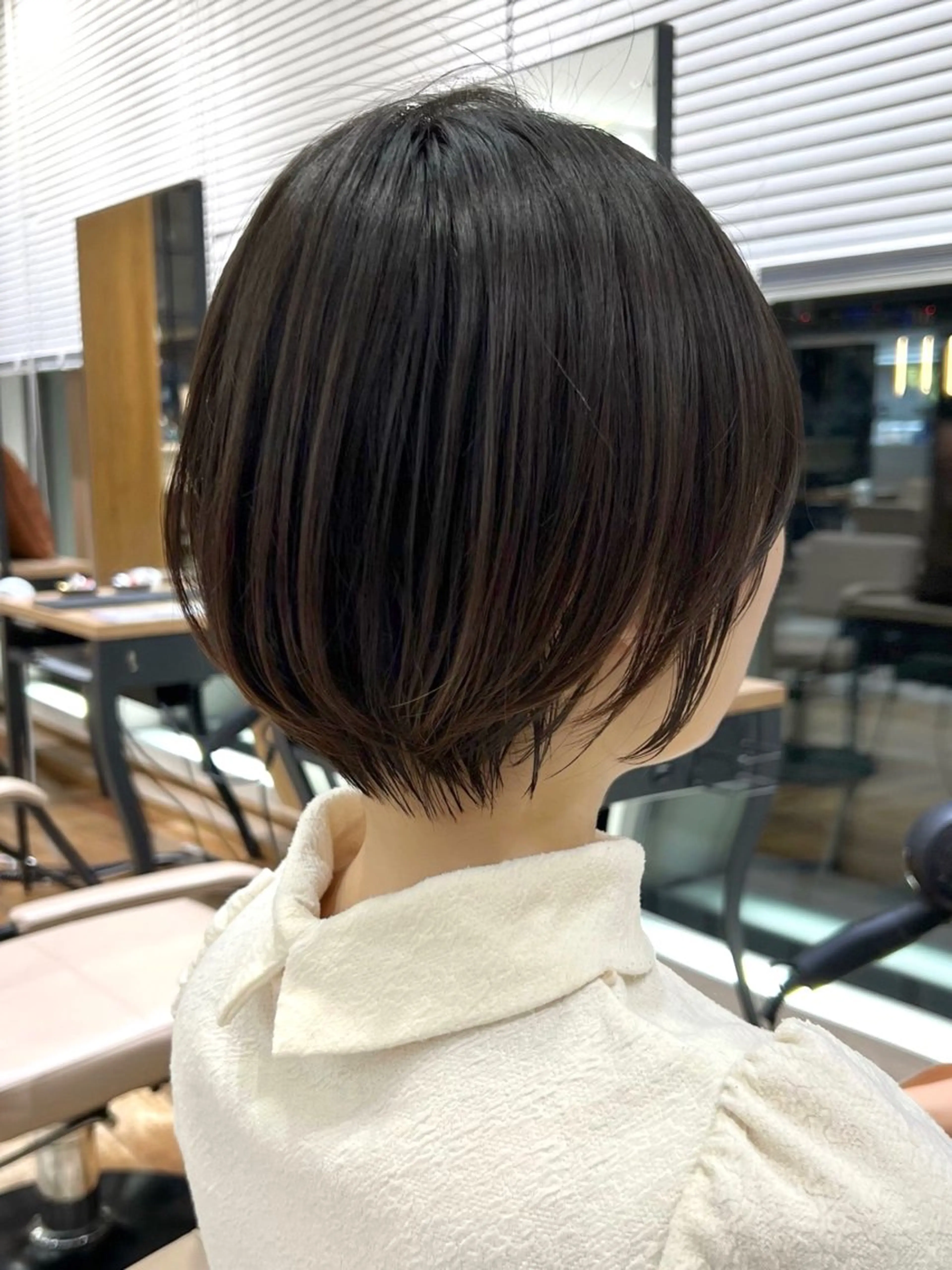 ショート カラー カット ヘアカラー トリートメント 💍新宿ショート 💍岩田莉奈のヘアスタイル