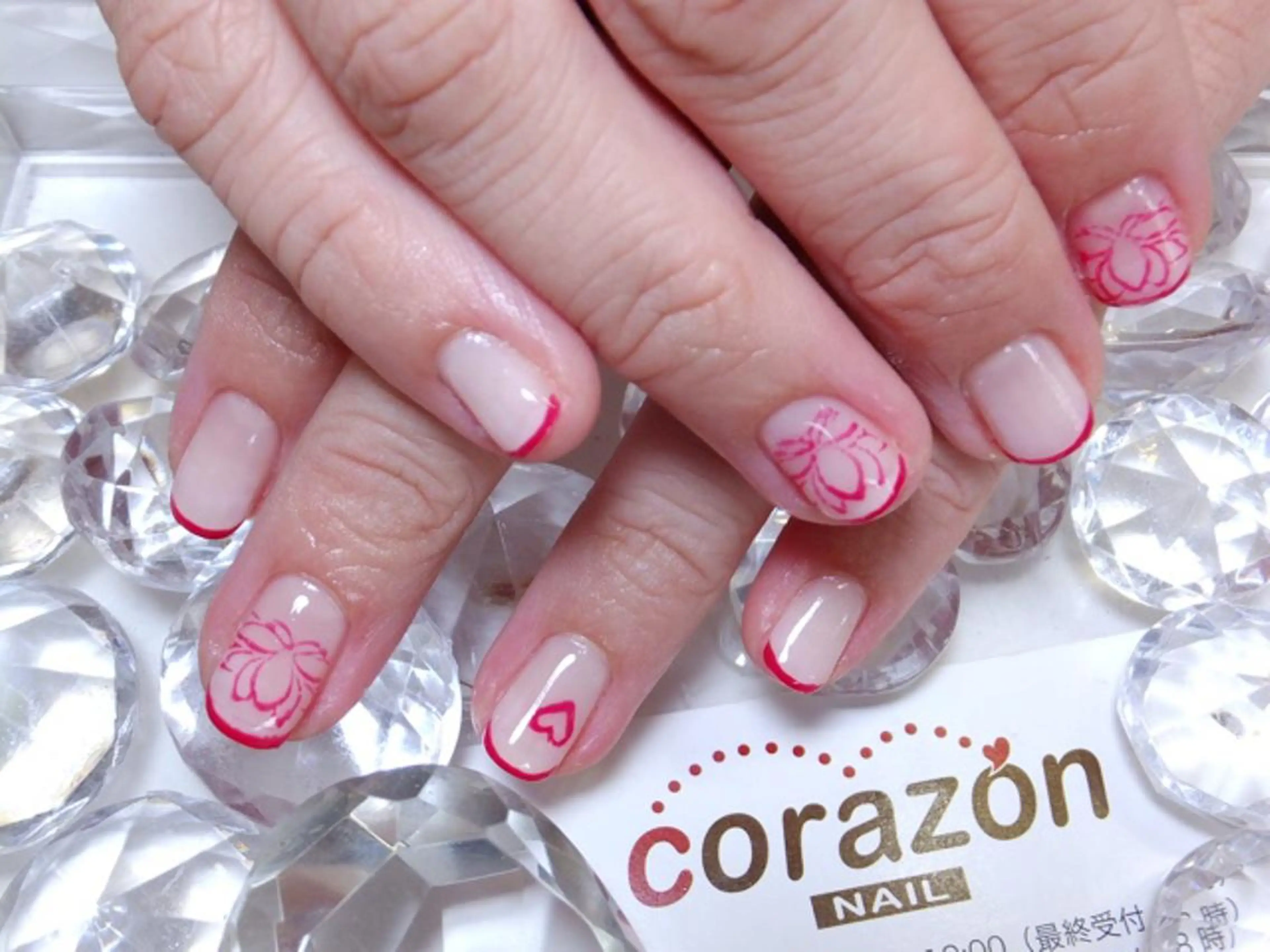 ネイル アートネイル フラワーネイル グラデーション ピンク 赤色 corazon所属・ネイリスト aicoのネイルデザイン