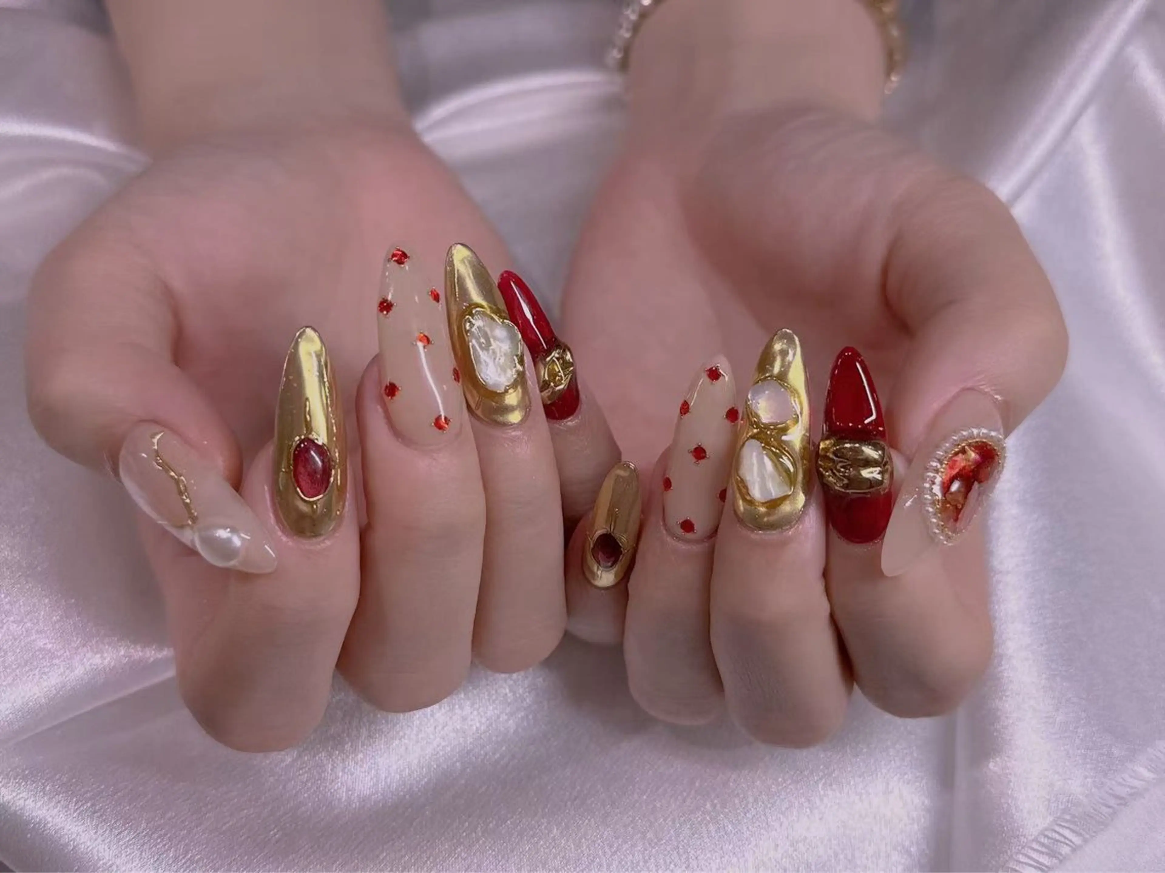 ネイル ブルー チークネイル フレンチネイル ハート ホログラムネイル 美爪パラジェル導入店 Sunnilyのネイルデザイン