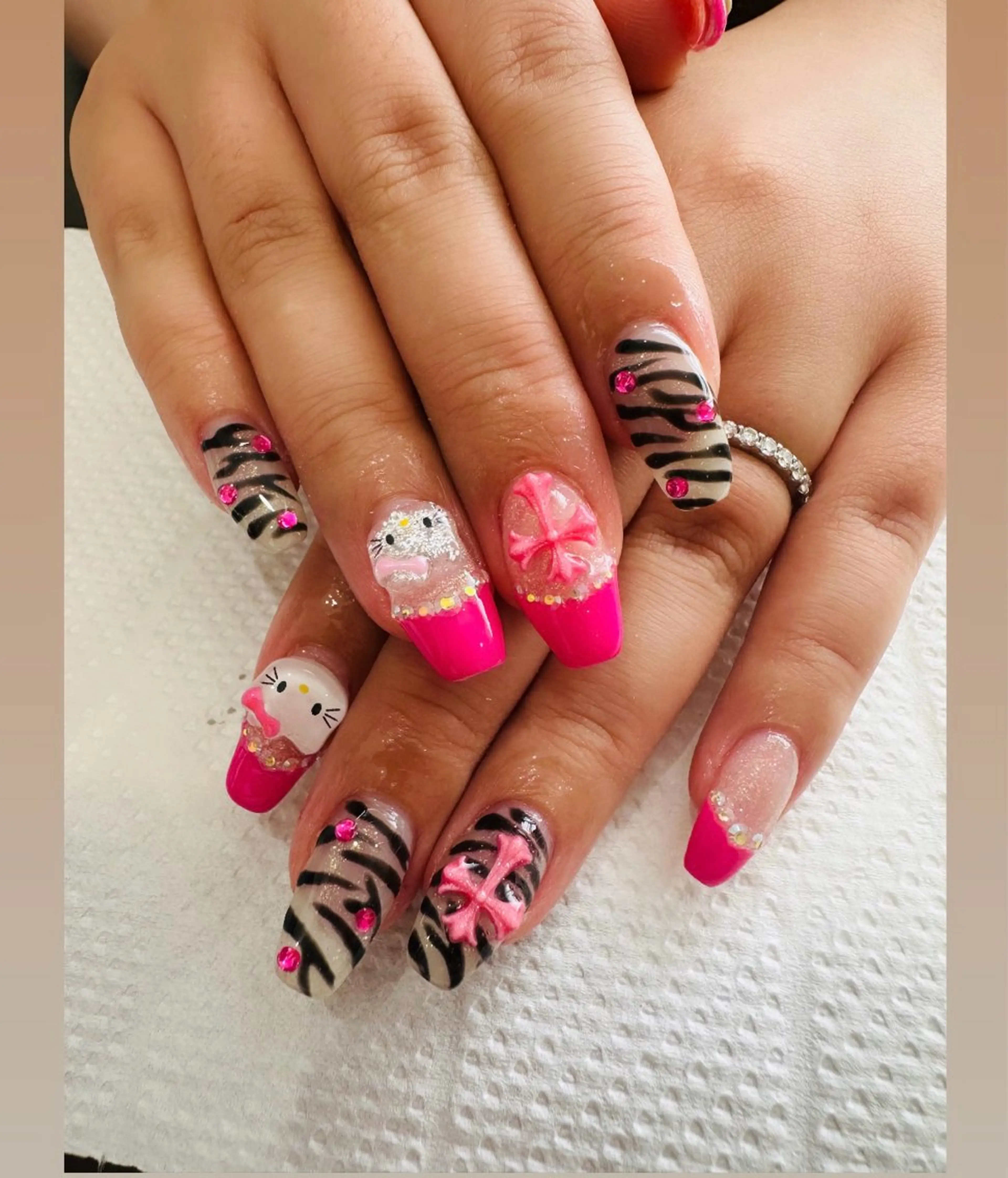 ネイル Moana所属・宮崎 美涼のネイルデザイン