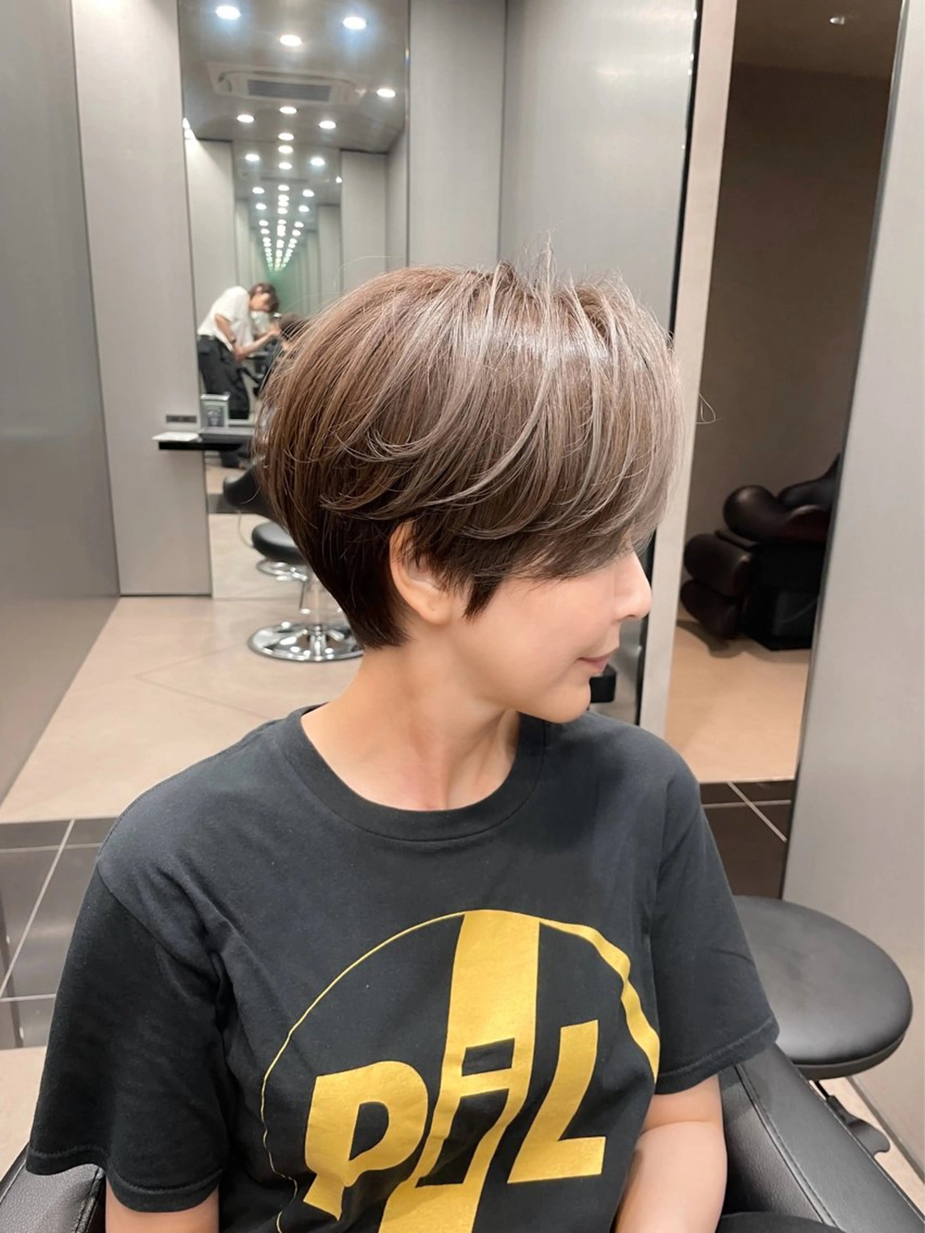 【新規限定】カット+脱白髪染め 白髪が気にならなくなるカラー ブリーチ込みの写真