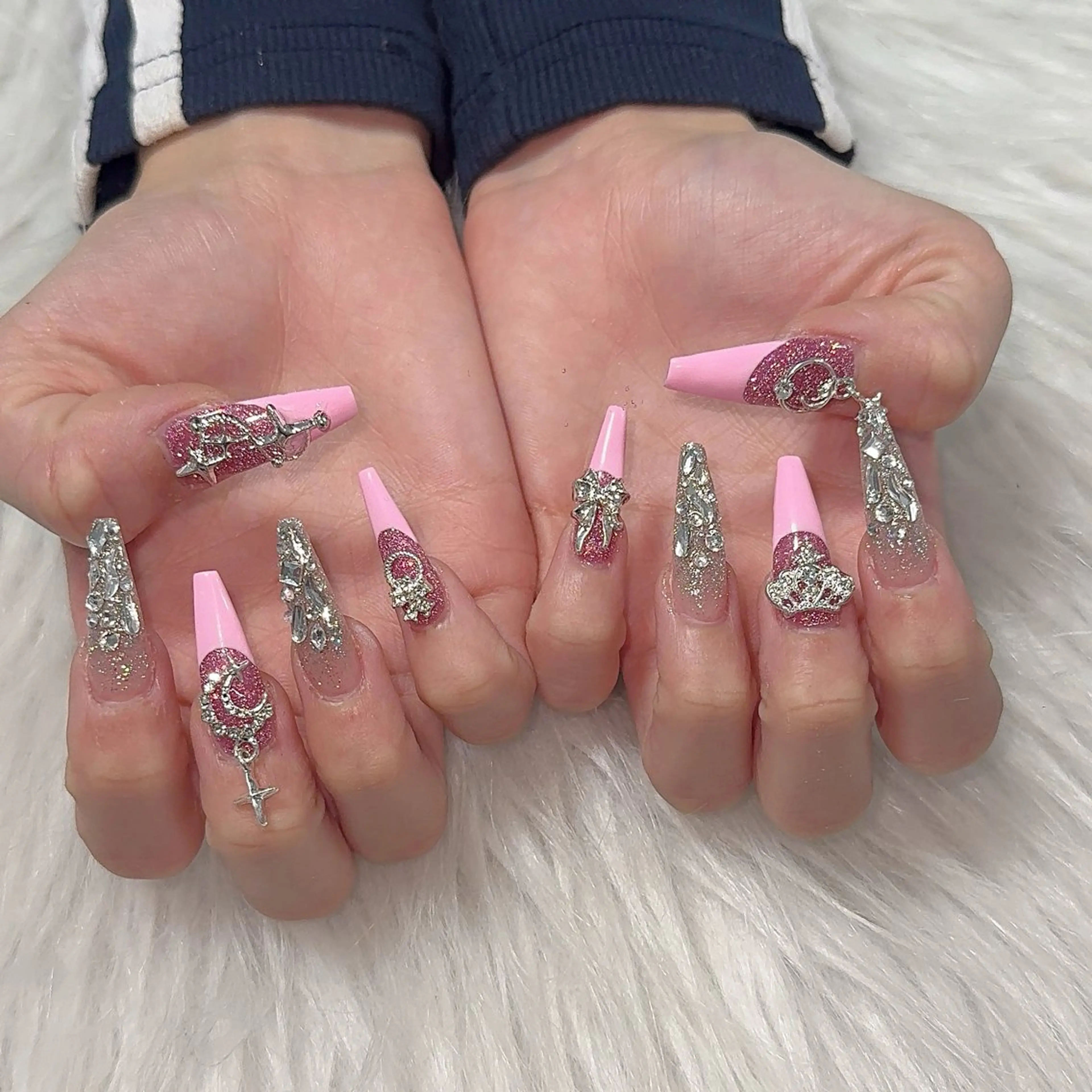 ネイル チークネイル フレンチネイル ガラスフレンチ グラデーション キラキラネイル ハンドネイル LilyLala Nailsalonのネイルデザイン