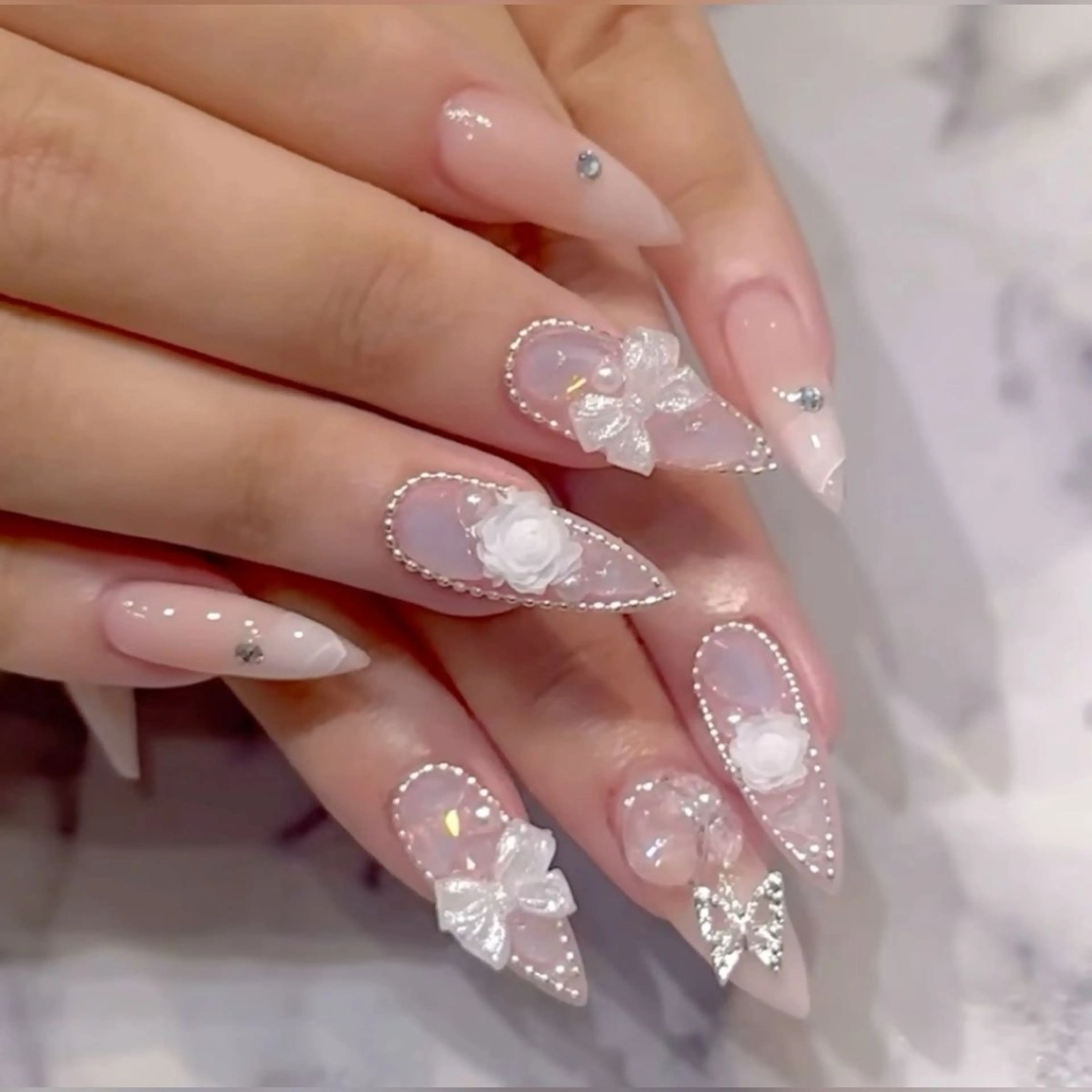 ネイル マグネットネイル ピンク ネイルチップ 冬ネイル Lee Nailsのネイルデザイン