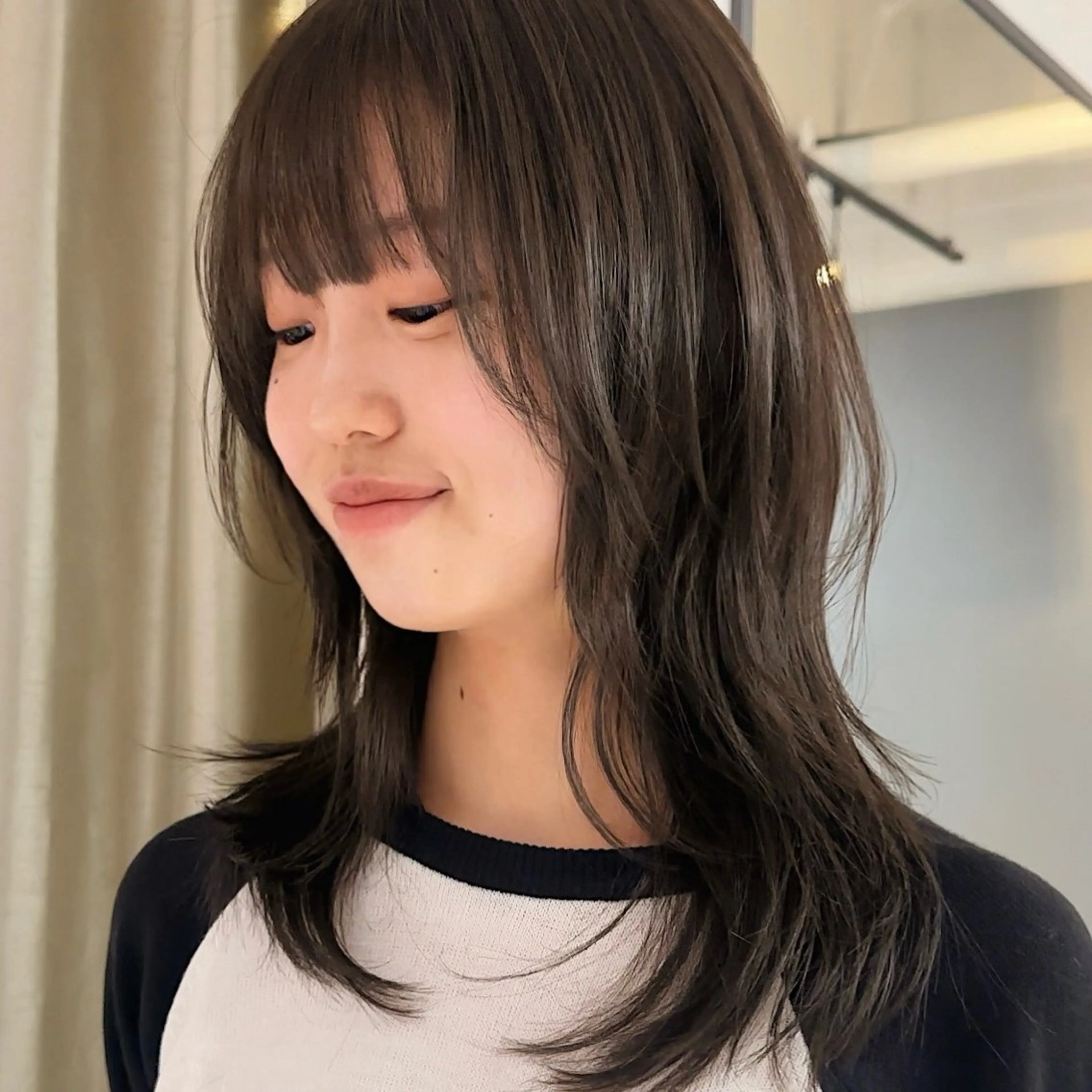 セミロング 岸本 理希のヘアスタイル