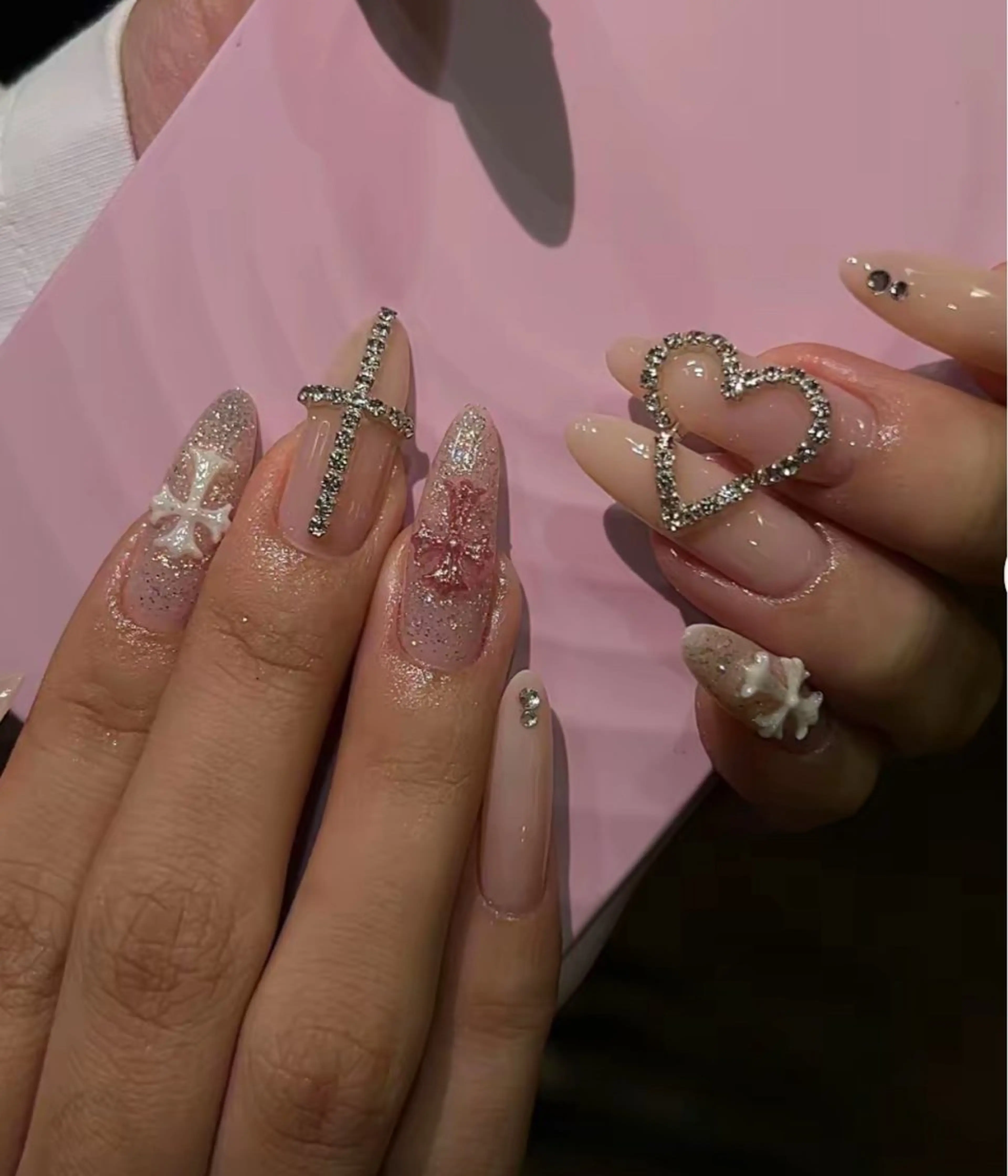 ネイル ハンドネイル ハンドケア いちご chan novaのネイルデザイン