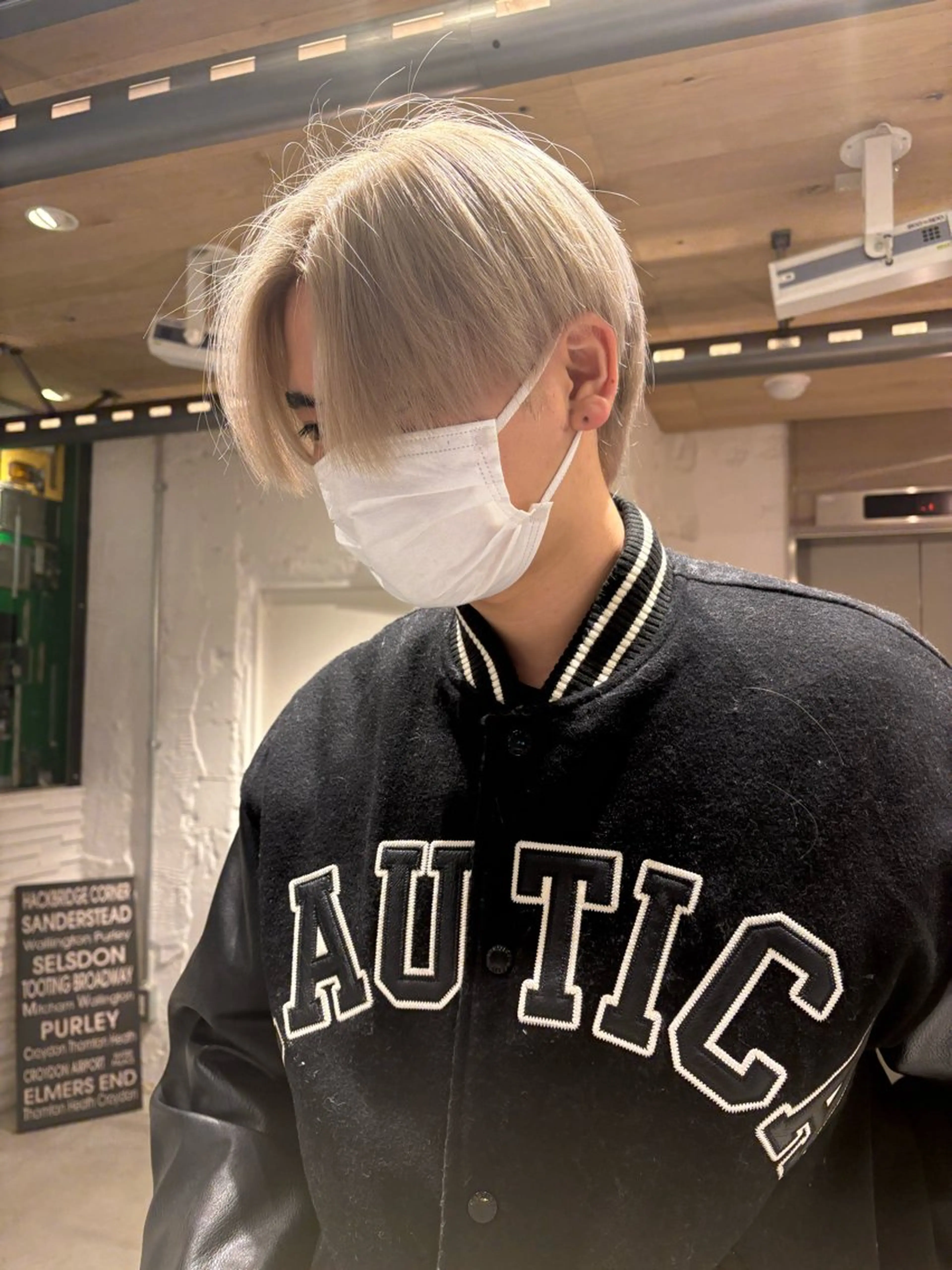 ショート カラー 艶ハイトーン👑♡ NATSUKIのヘアスタイル