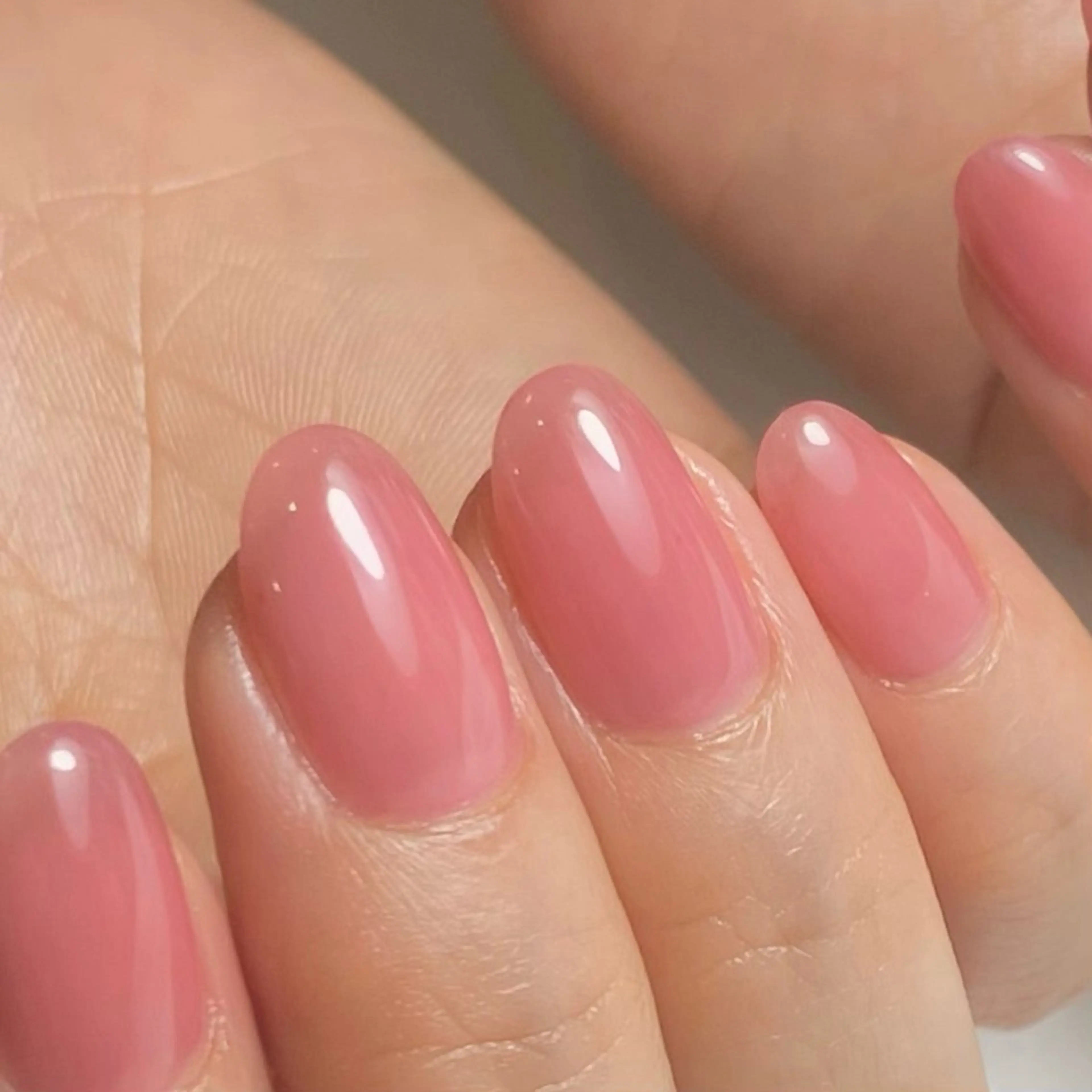 ミディアム Feminine Nailのネイルデザイン