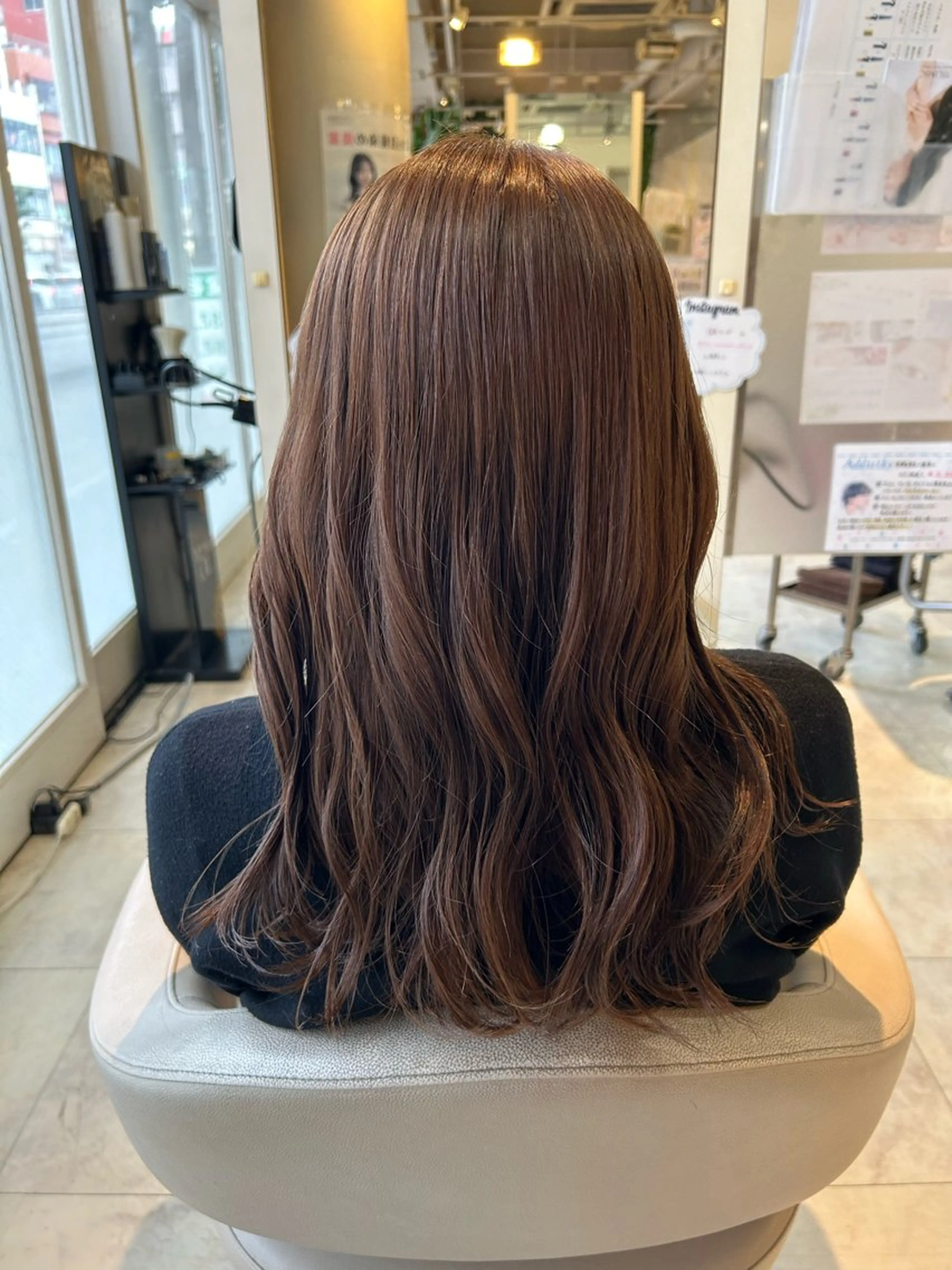 ロング カラー ブリーチ ブラウンカラー くすみブラウン ブリーチなしカラー 卒業式のヘアスタイル ヘアカラー トリートメント 小森 永のヘアスタイル