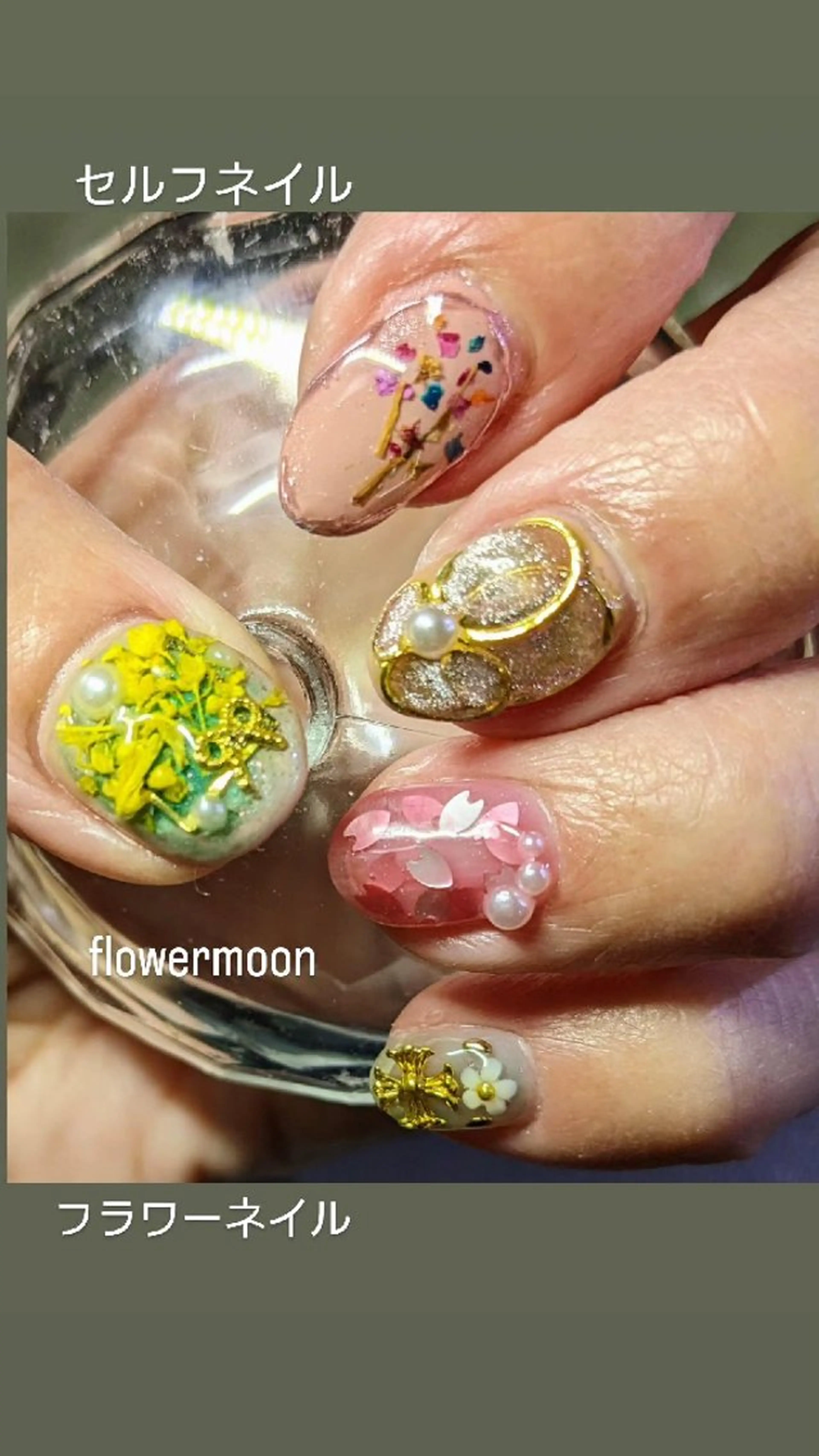 ネイル フラワーネイル ハンドネイル ハンドケア フラワー ムーンのネイルデザイン
