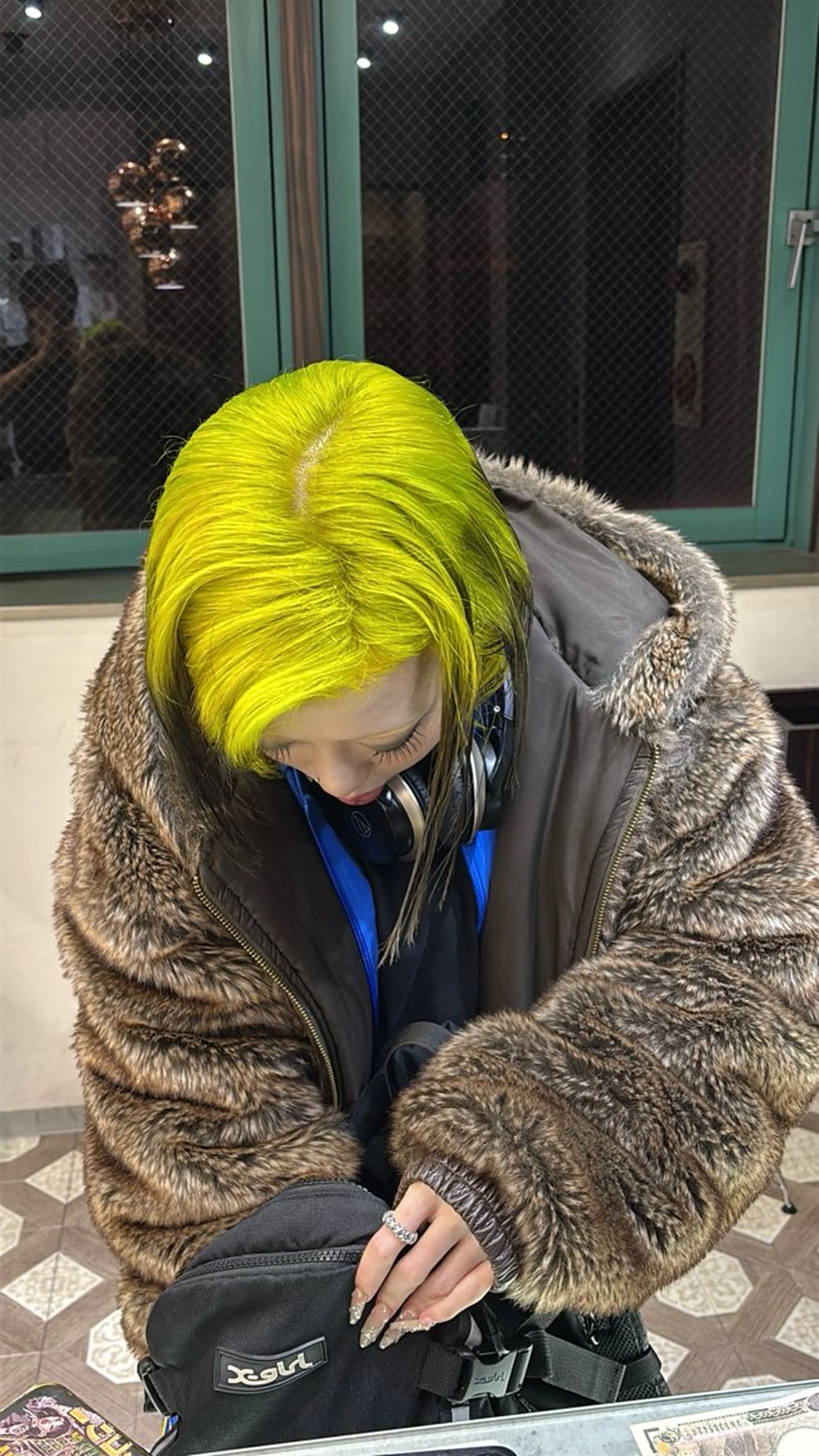 セミロング ヘアカラー 韓国ヘア/ブリーチ無 しWカラー/オリーブのヘアスタイル