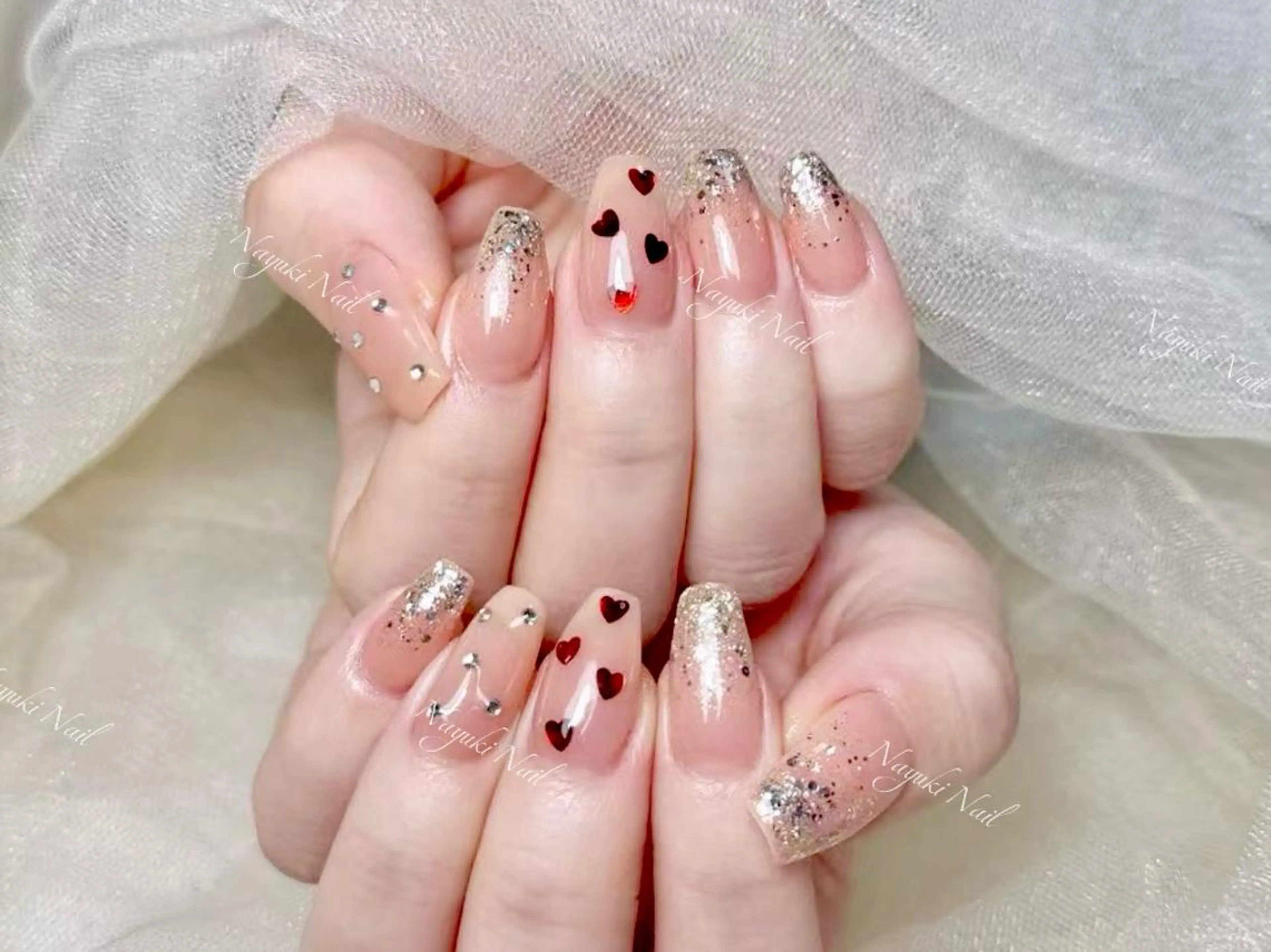 ネイル 🦋 Queenieのネイルデザイン