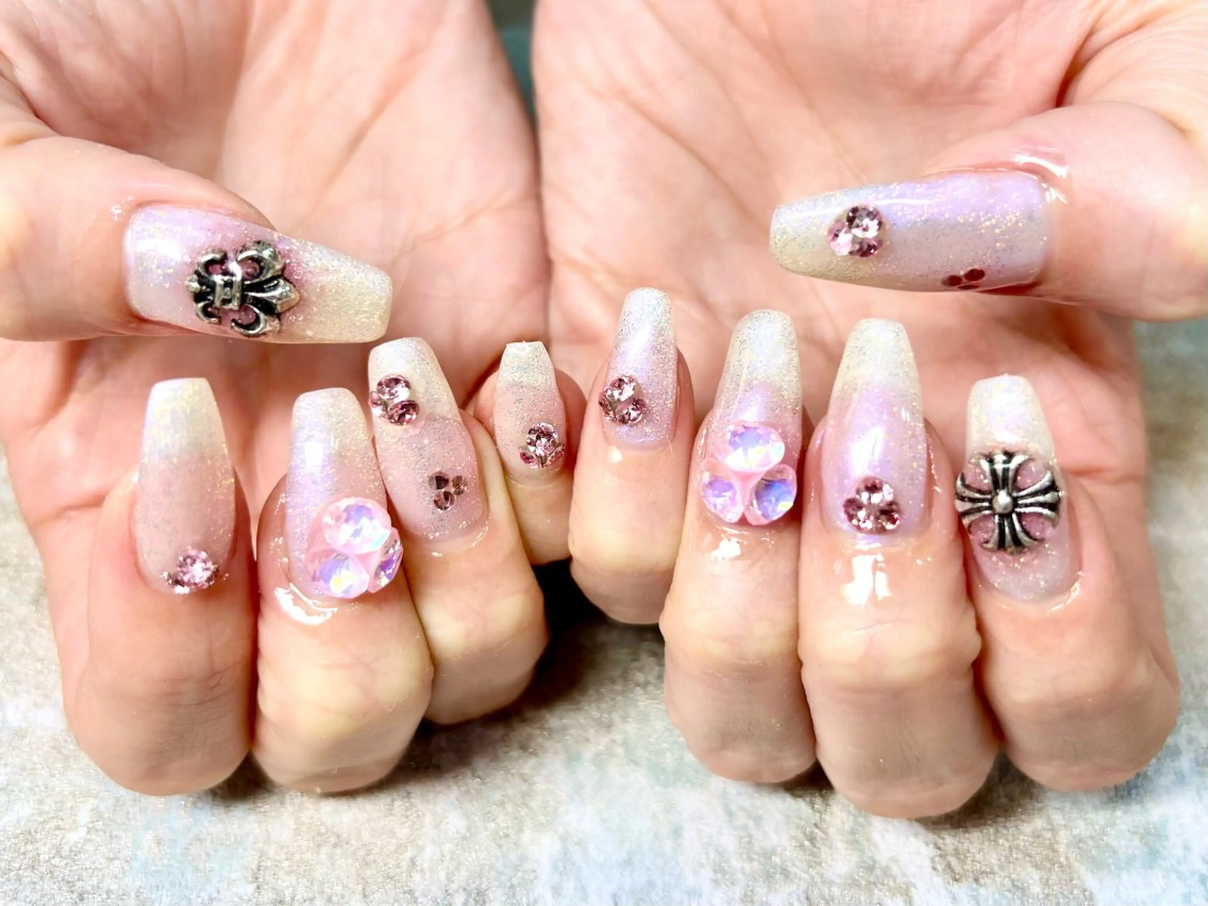 ネイル Queennail 北堀江megumiのネイルデザイン