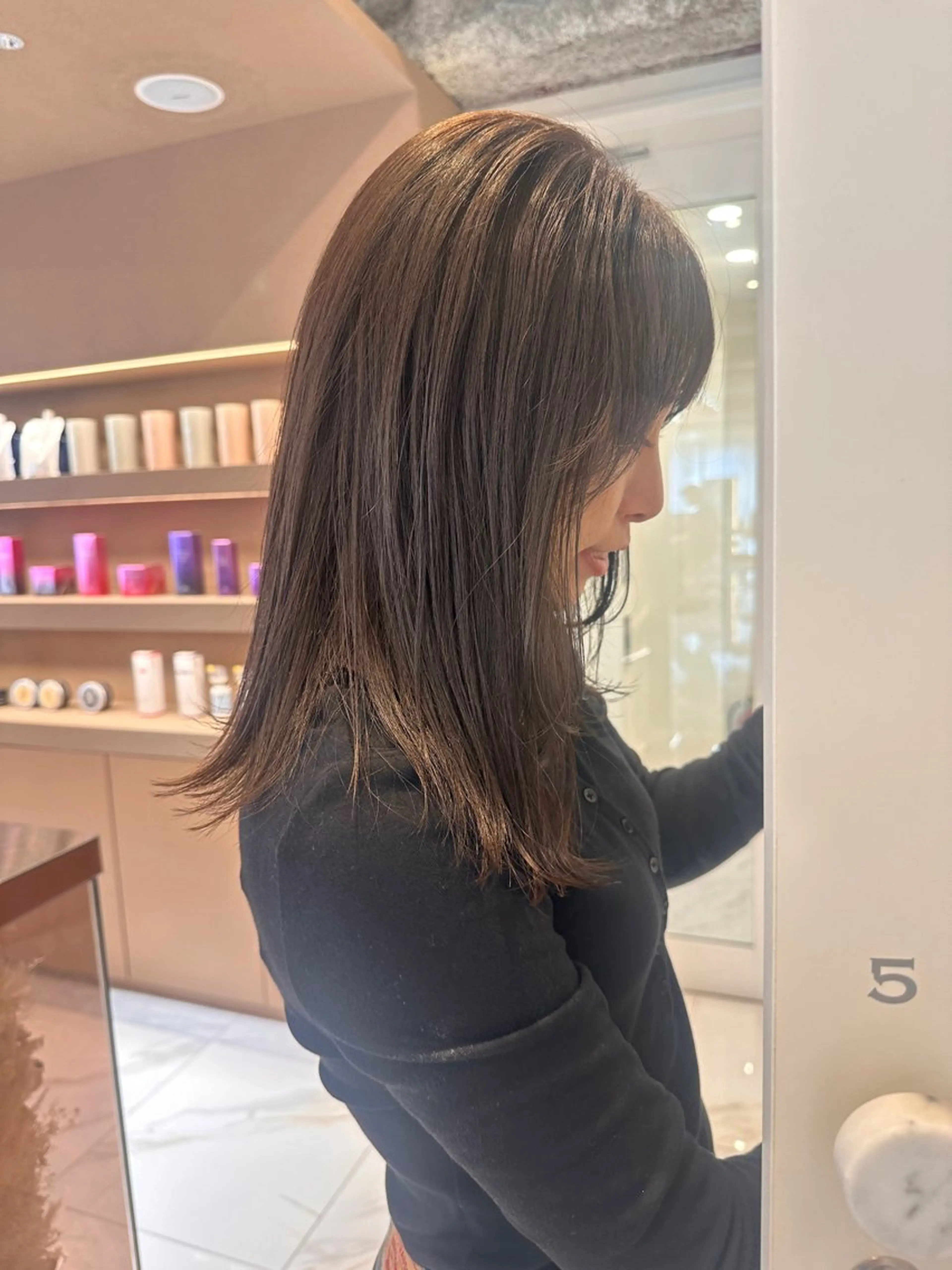 ミディアム カット ヘアカラー トリートメント オリーブカラー 長谷川のヘアスタイル