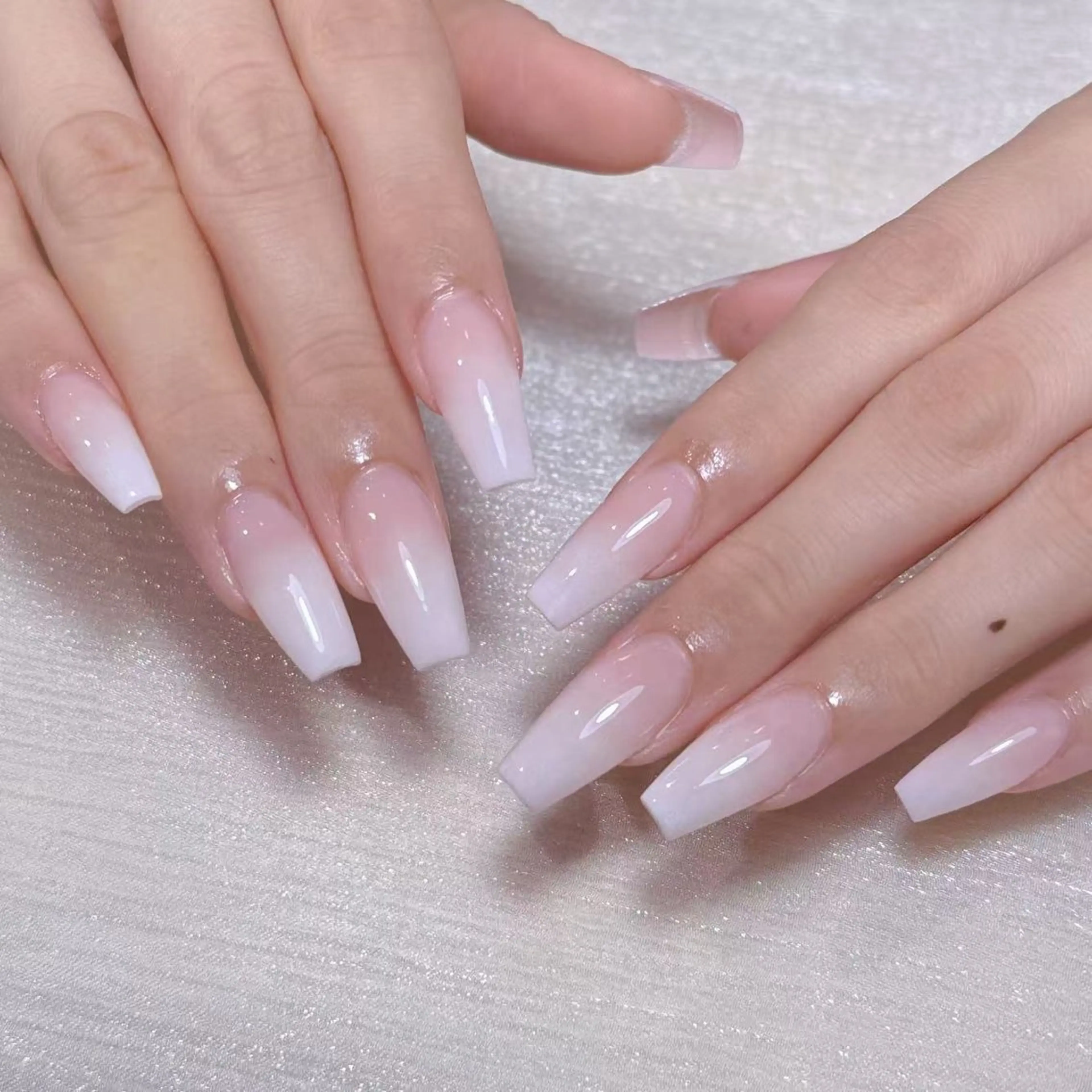 ネイル アートネイル オーロラネイル ガーリー キラキラネイル マグネットネイル ハンドネイル ハンドケア Diamond AYU💜のネイルデザイン