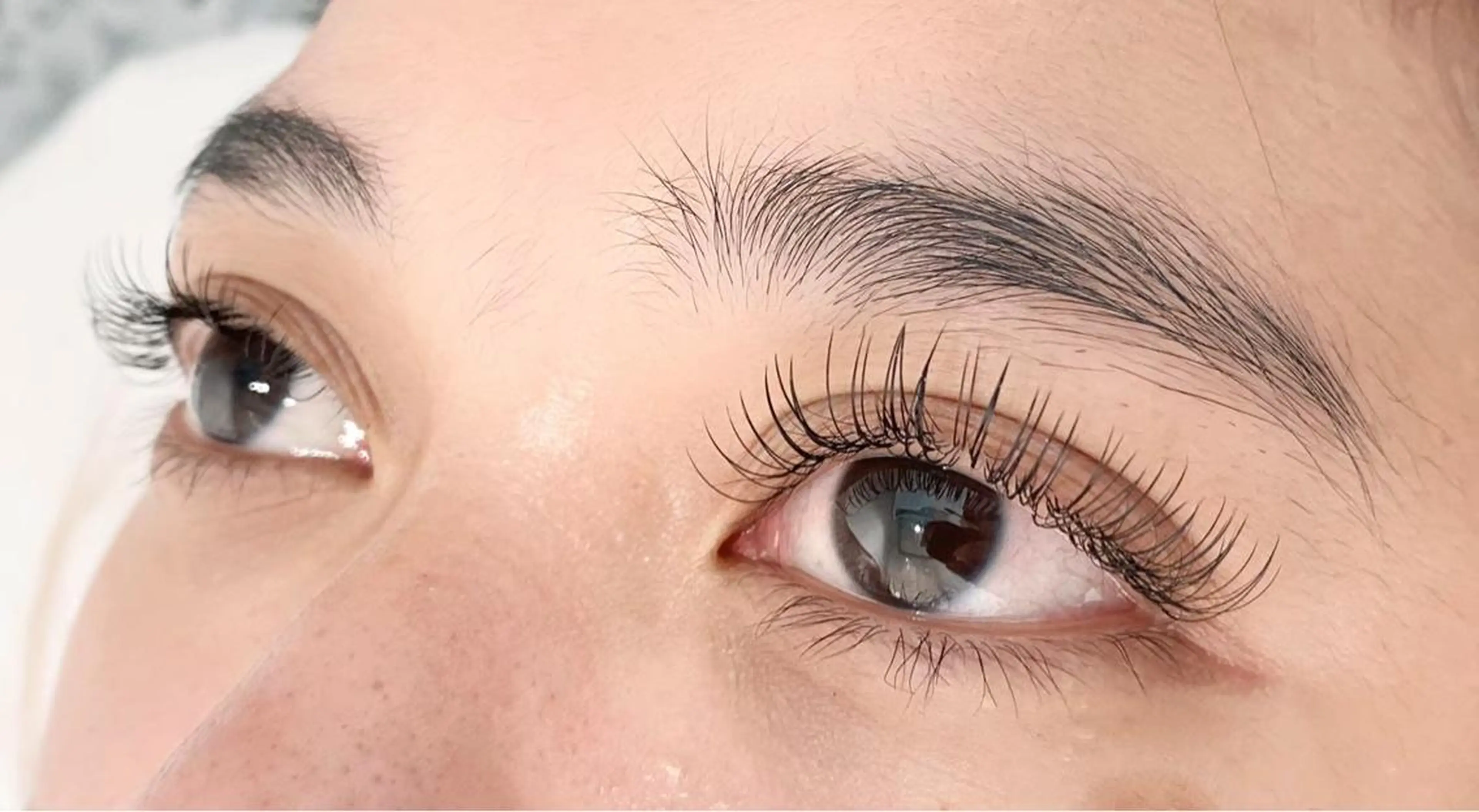 マツエク・マツパ 信田 玲奈の眉毛・アイブロウイメージ