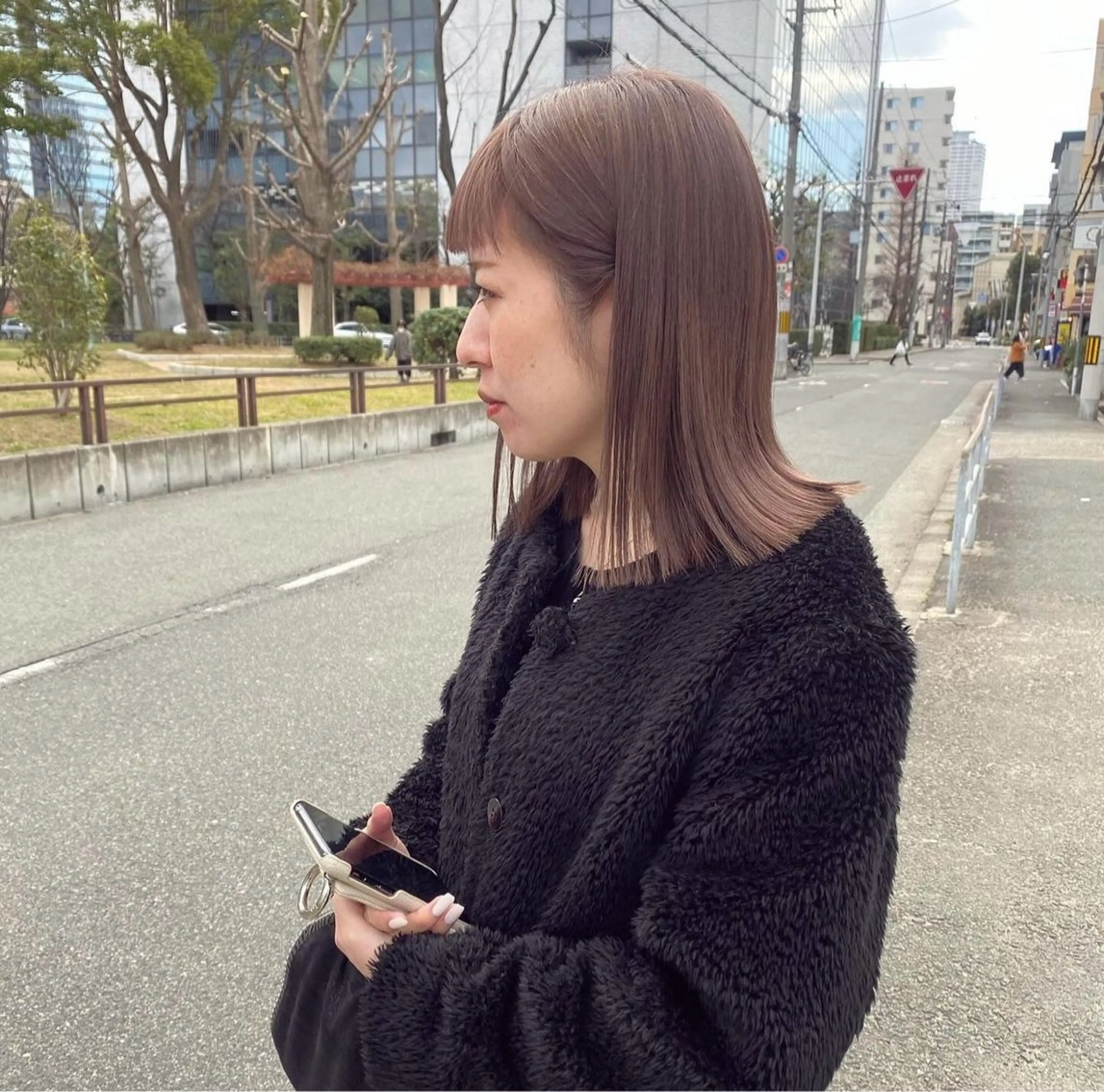 ミディアム ami/大阪/暖色 /レイヤーカットのヘアスタイル