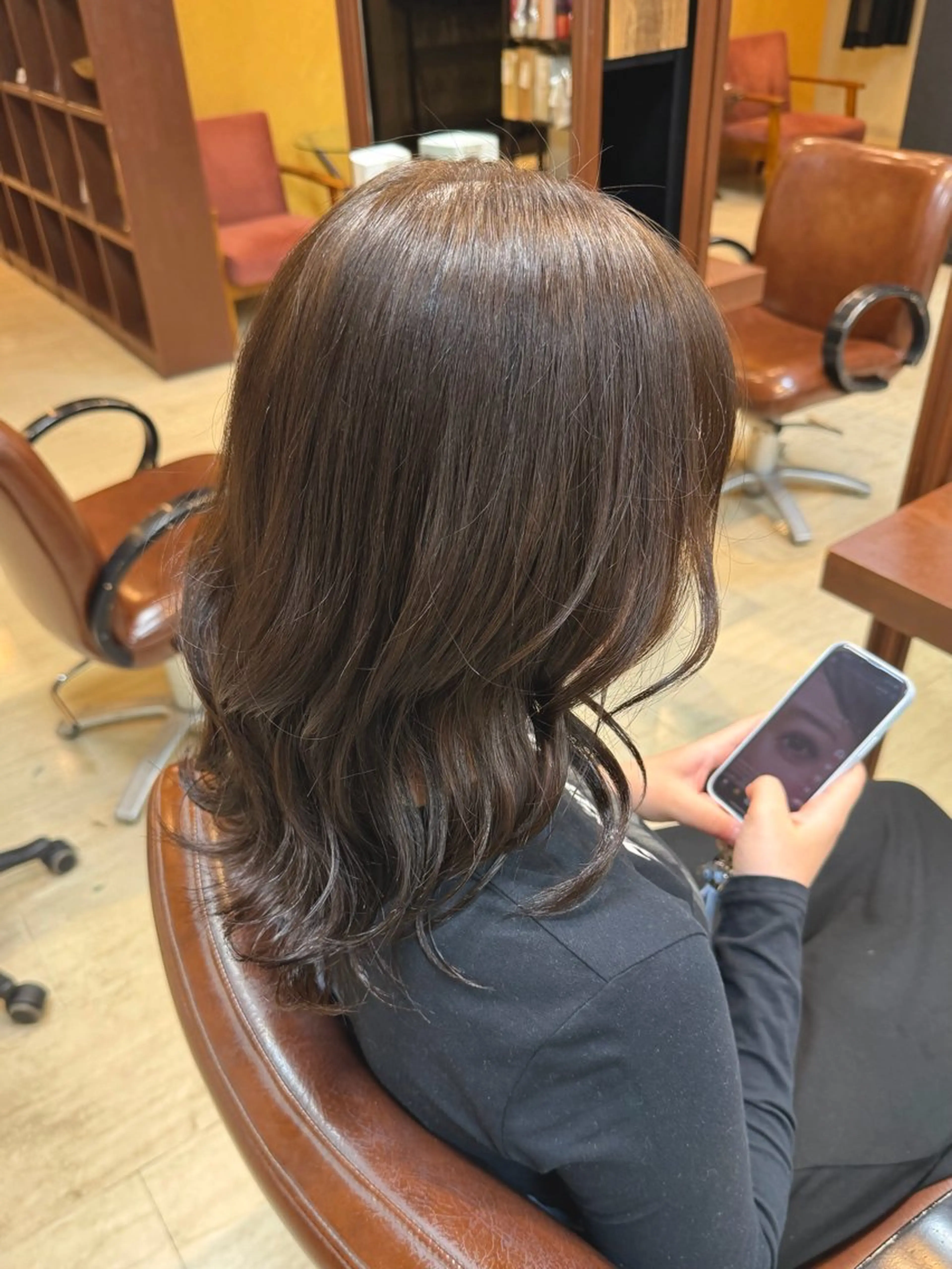 ミディアム カラー ラベンダーカラー 岸田 奈々／ 艶髪／トレンドカラーのヘアスタイル