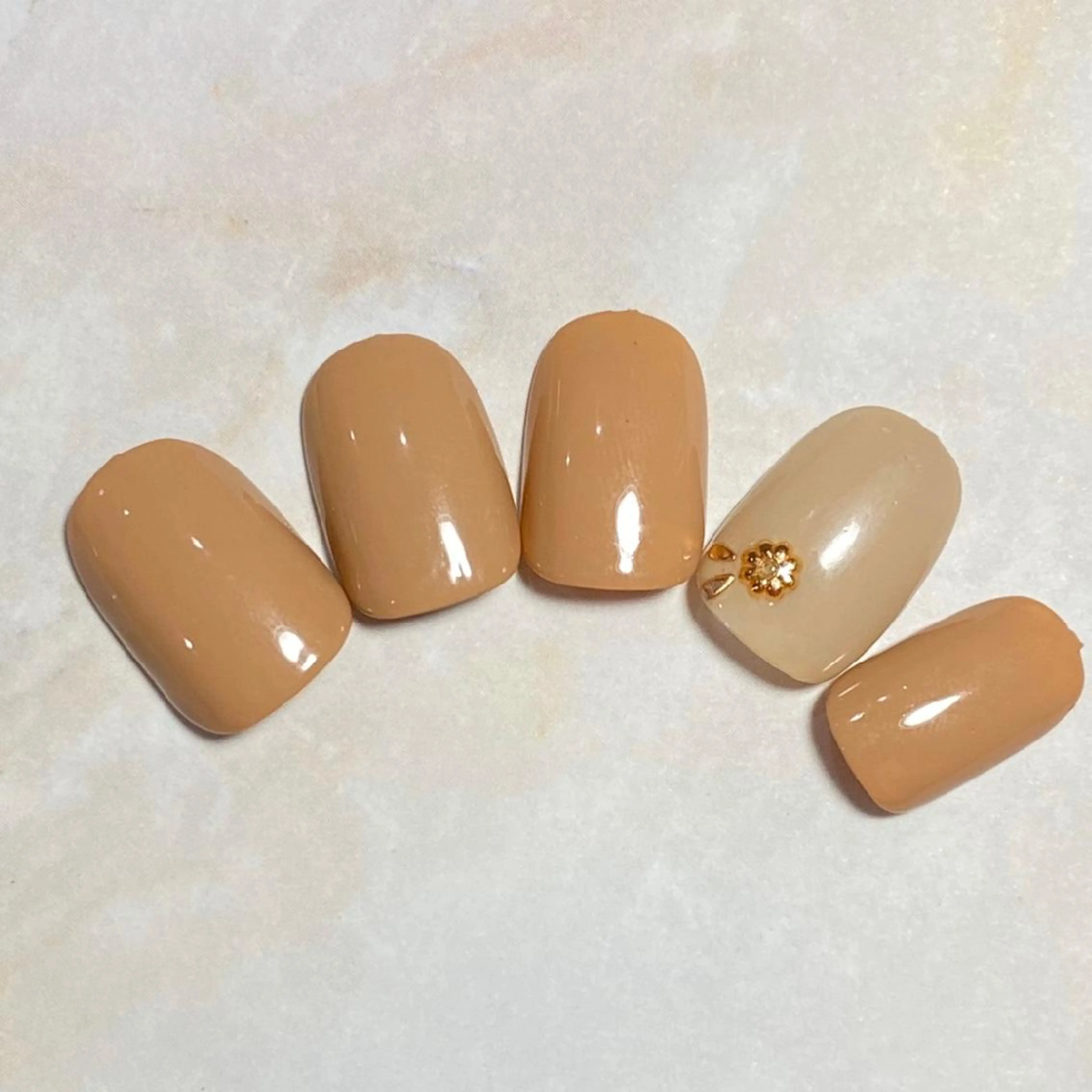 ネイル アートネイル ワンカラーネイル ハンドネイル Nail&eye Belire 新宿のネイルデザイン