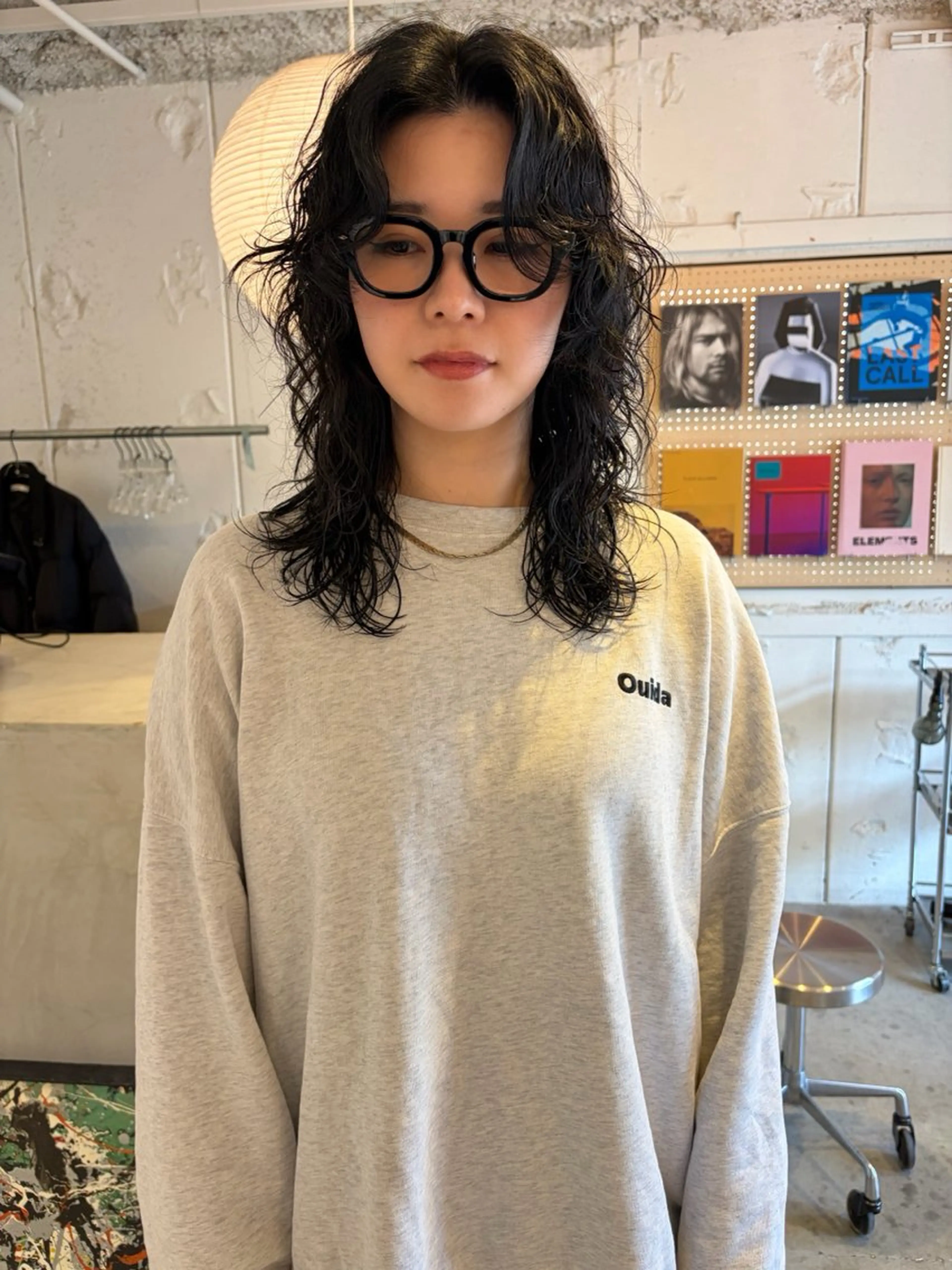 セミロング パーマ セミロングパーマ レイヤーカット カット パーマ トリートメント Loom.所属・村上雅人 ナチュラルモードのヘアスタイル