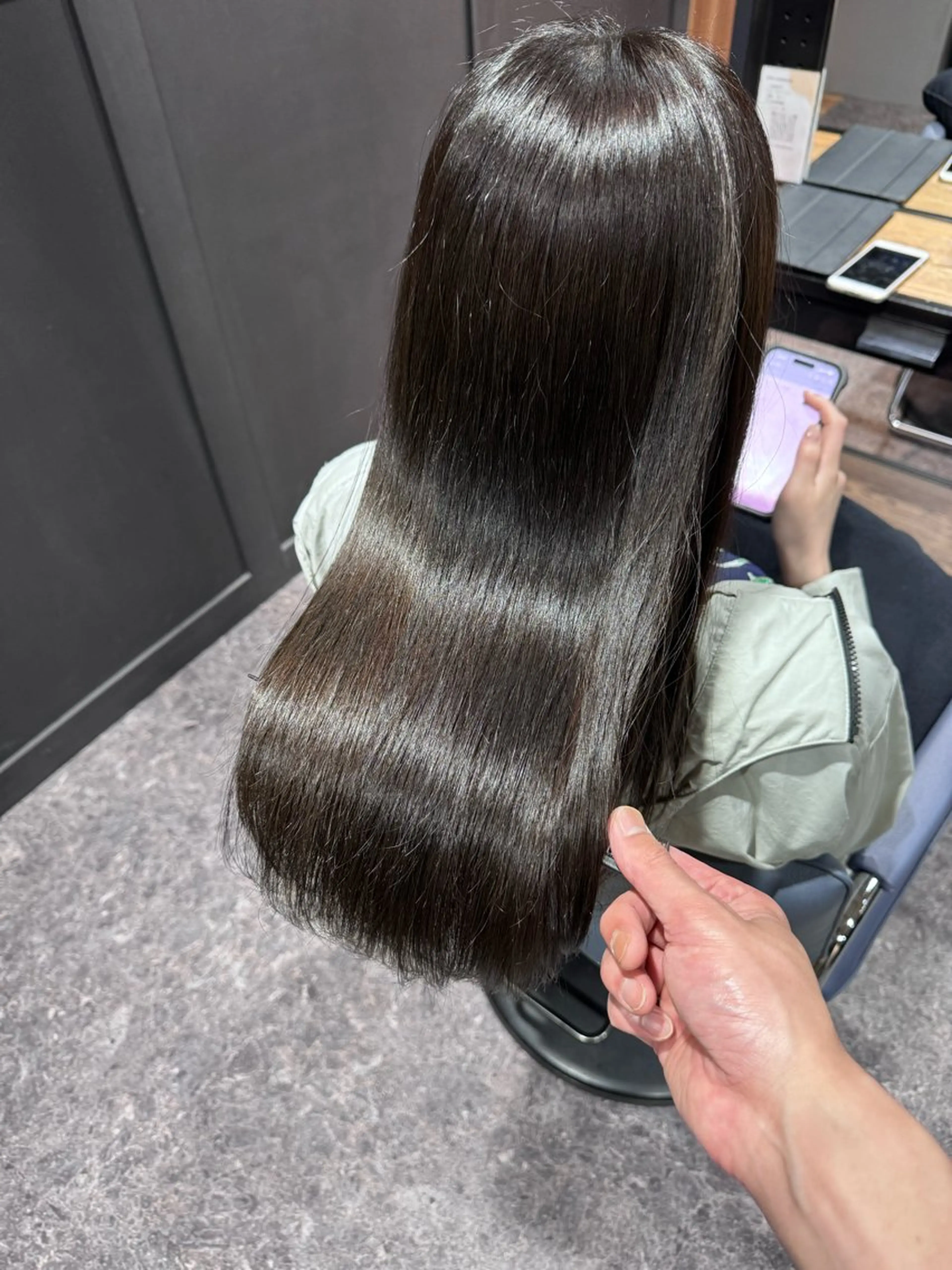 ロング カラー ブリーチ イルミナカラー 髪質改善 縮毛矯正 カット ヘアカラー トリートメント OAK 中目黒のヘアスタイル