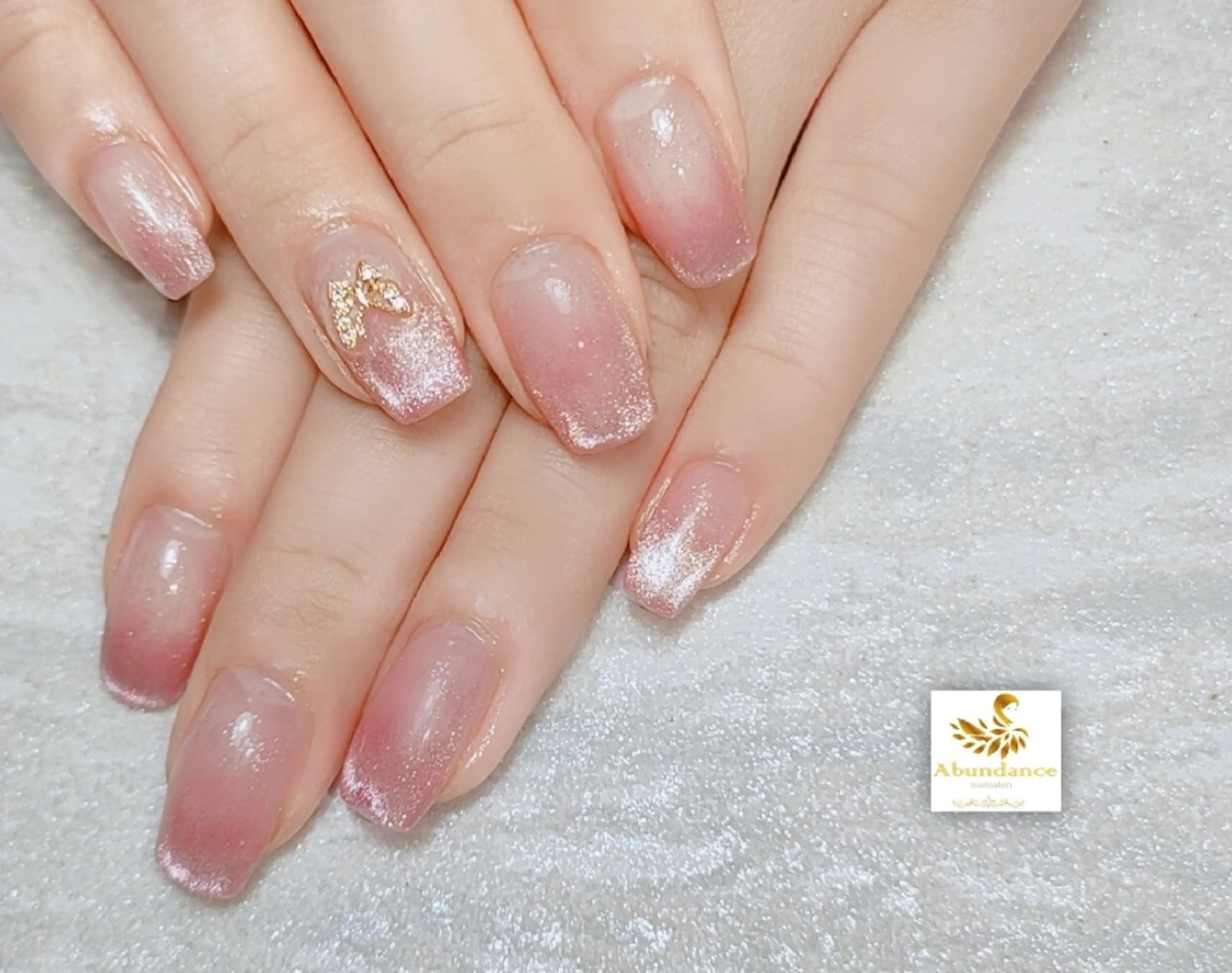 ネイル グラデーション マグネットネイル ハンドネイル 完全予約制個室サロン Abundancesのネイルデザイン