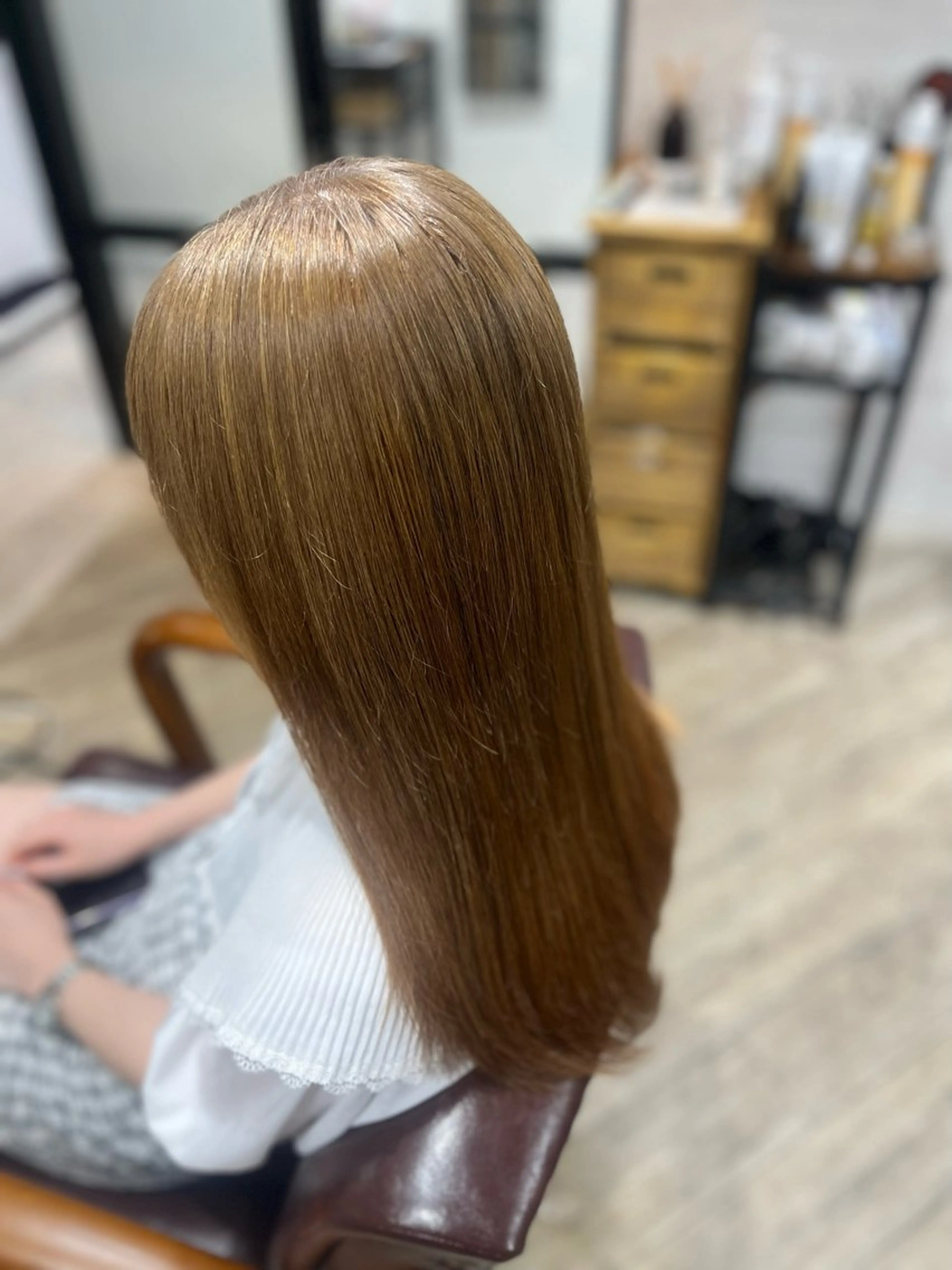 ロング カラー ベージュカラー ブリーチ ミルクティーベージュ トリートメント 🫧ぷる艶カラー🫧 Yuubi🦩のヘアスタイル