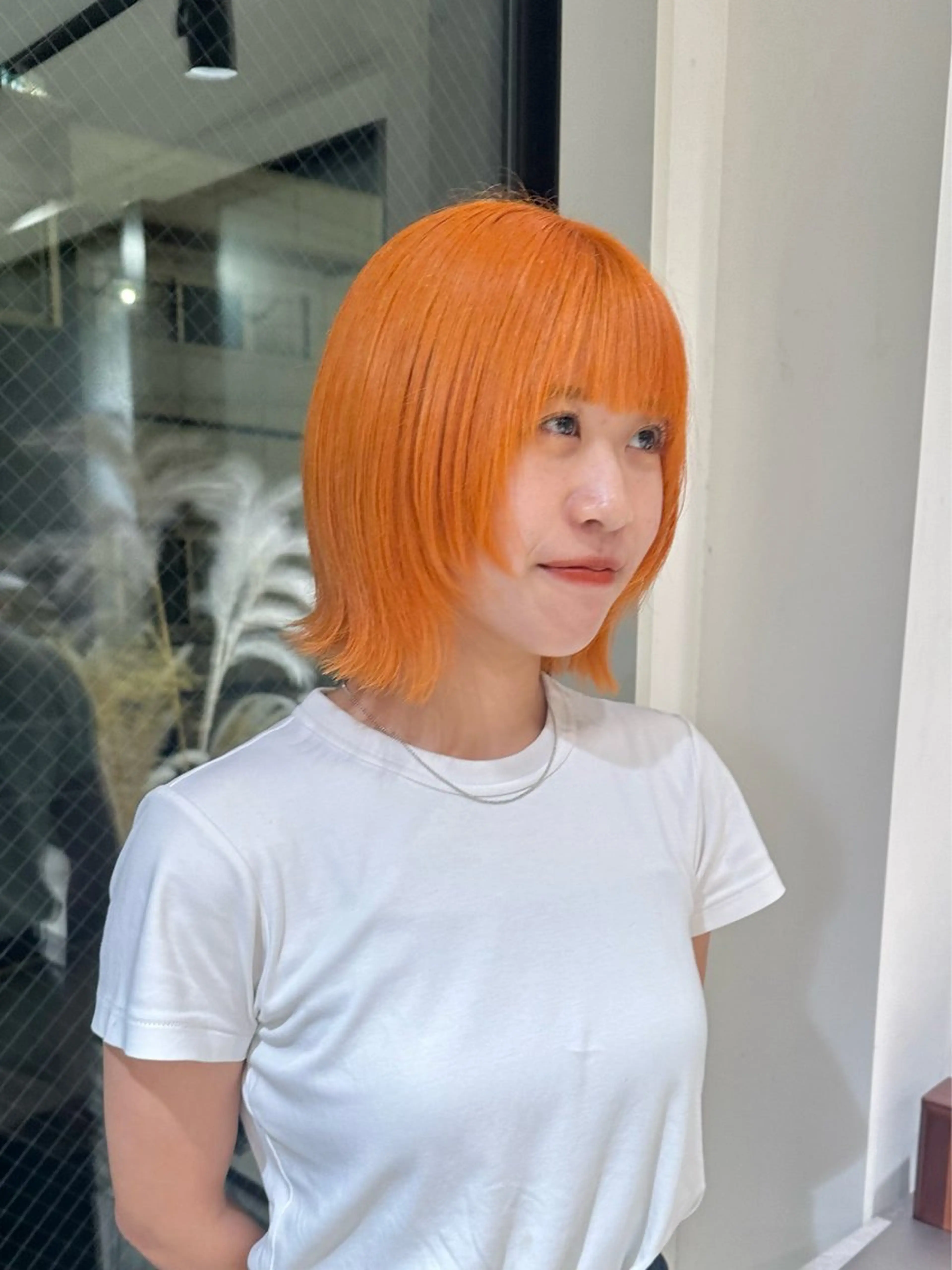 ショート カラー ブリーチ オレンジ カット ヘアカラー トリートメント ブリーチ/ハイトーン 艶カラー/ユリナのヘアスタイル