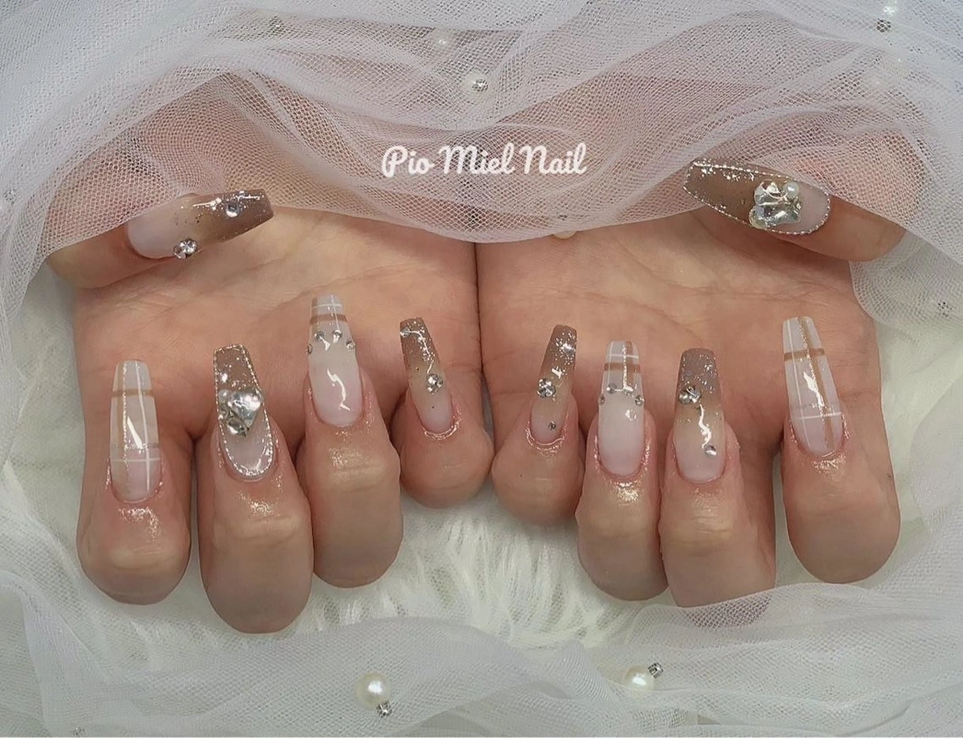 ネイル アートネイル クリアネイル フレンチネイル ジェルネイル ラメ(グリッター) ハンドネイル momo 長さだしのネイルデザイン