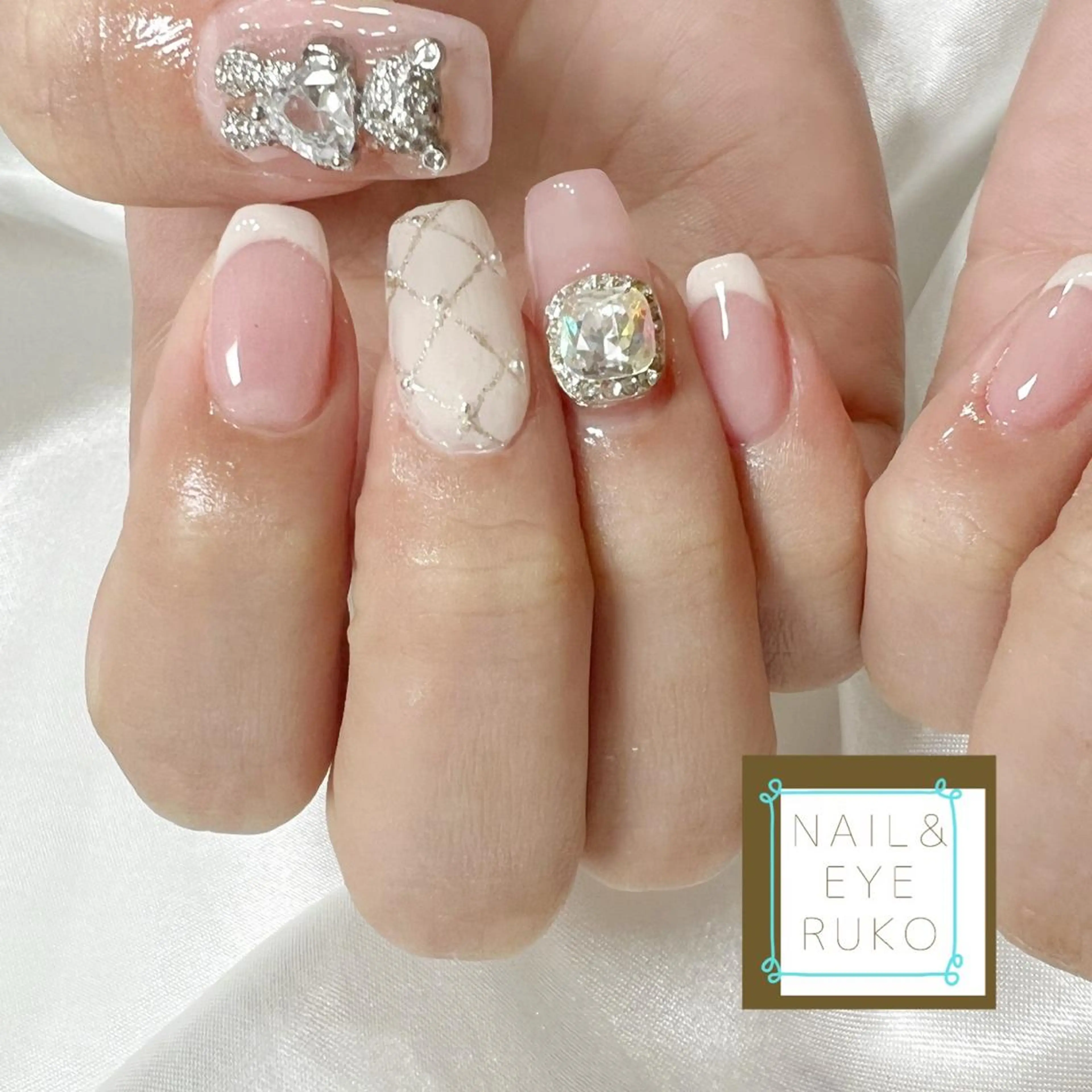 韓国・中国系ネイル！韓国から仕入れたパーツ多数/パラジェルベース使用可能の写真