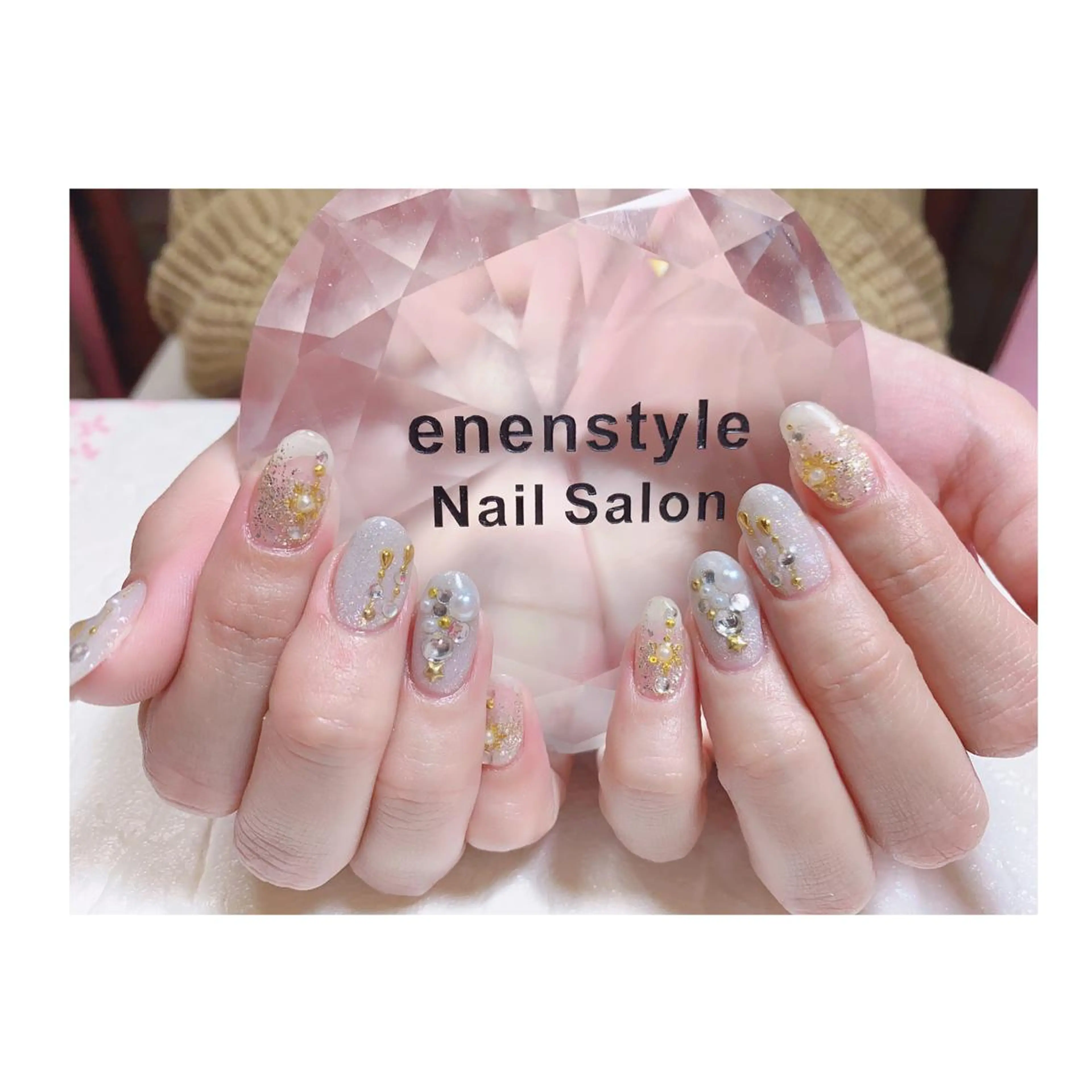 ショート ネイル ジェルネイル ラメ(グリッター) ニュアンスネイル オフィスネイル ワンカラーネイル 👑enen style👑のネイルデザイン