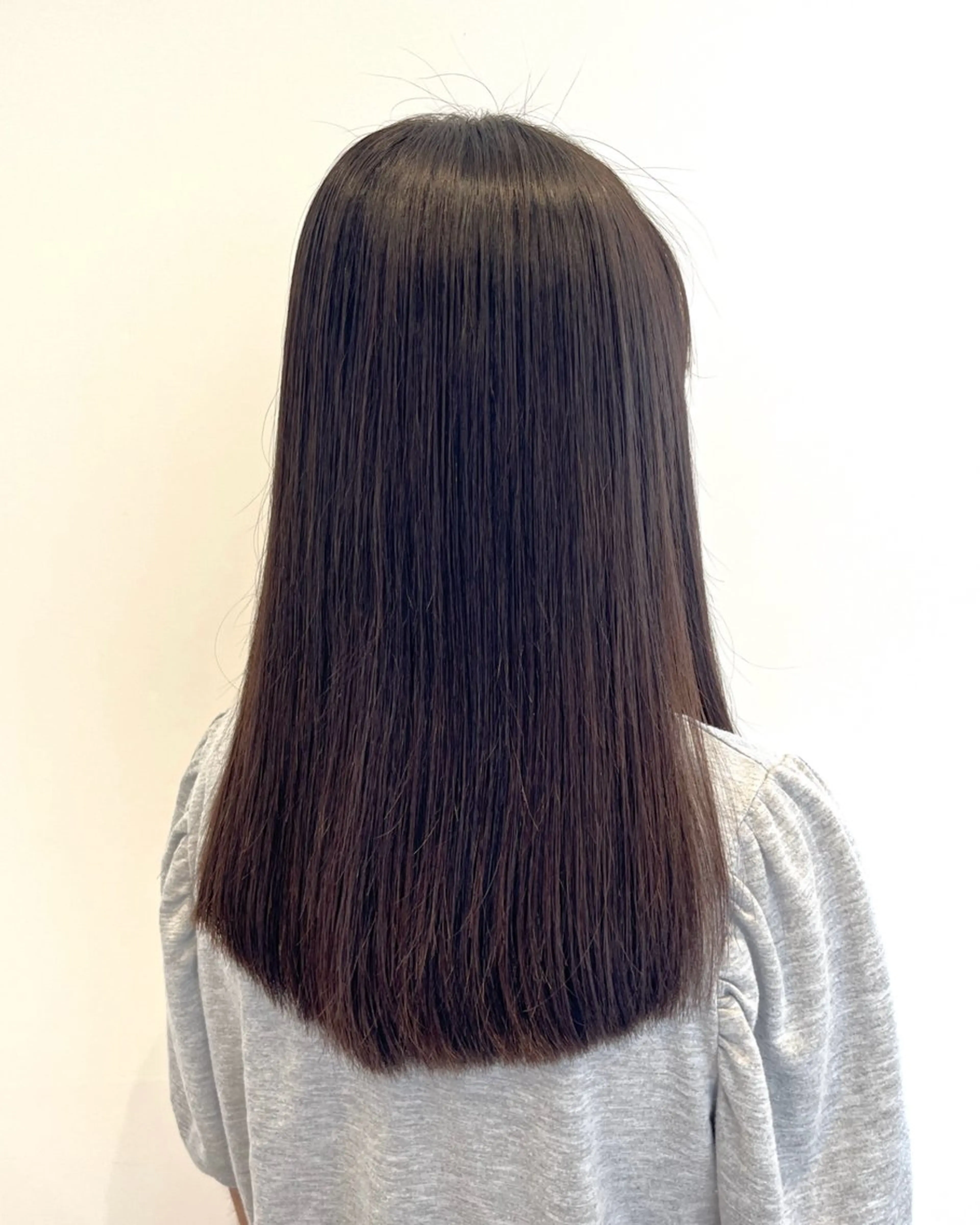 ミディアム パーマ ミディアムパーマ 髪質改善 縮毛矯正 ストレートパーマ カット 縮毛矯正 顔周りレイヤー/ 似合わせ/古津遼平のヘアスタイル